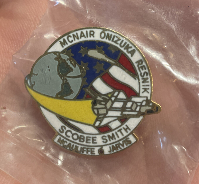 VTG UNITED STATES NASA Challenger Space Mission Aircraft Lapel Tie Pin LOOK!