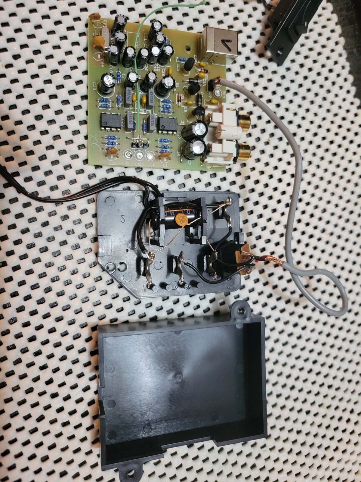 15V plug & circuit board, USB/RCA PreAmp and ON/OFF switch for Pro-ject Debut TT