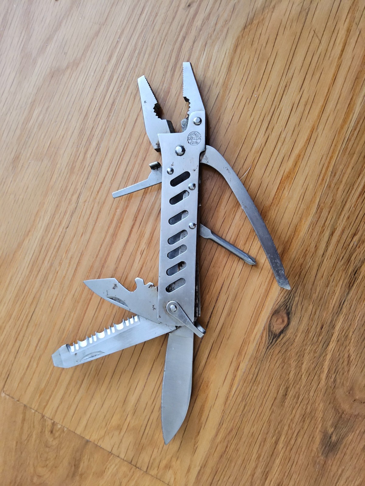 Singlesourceit Barlow multi tool 6 in 1 tool