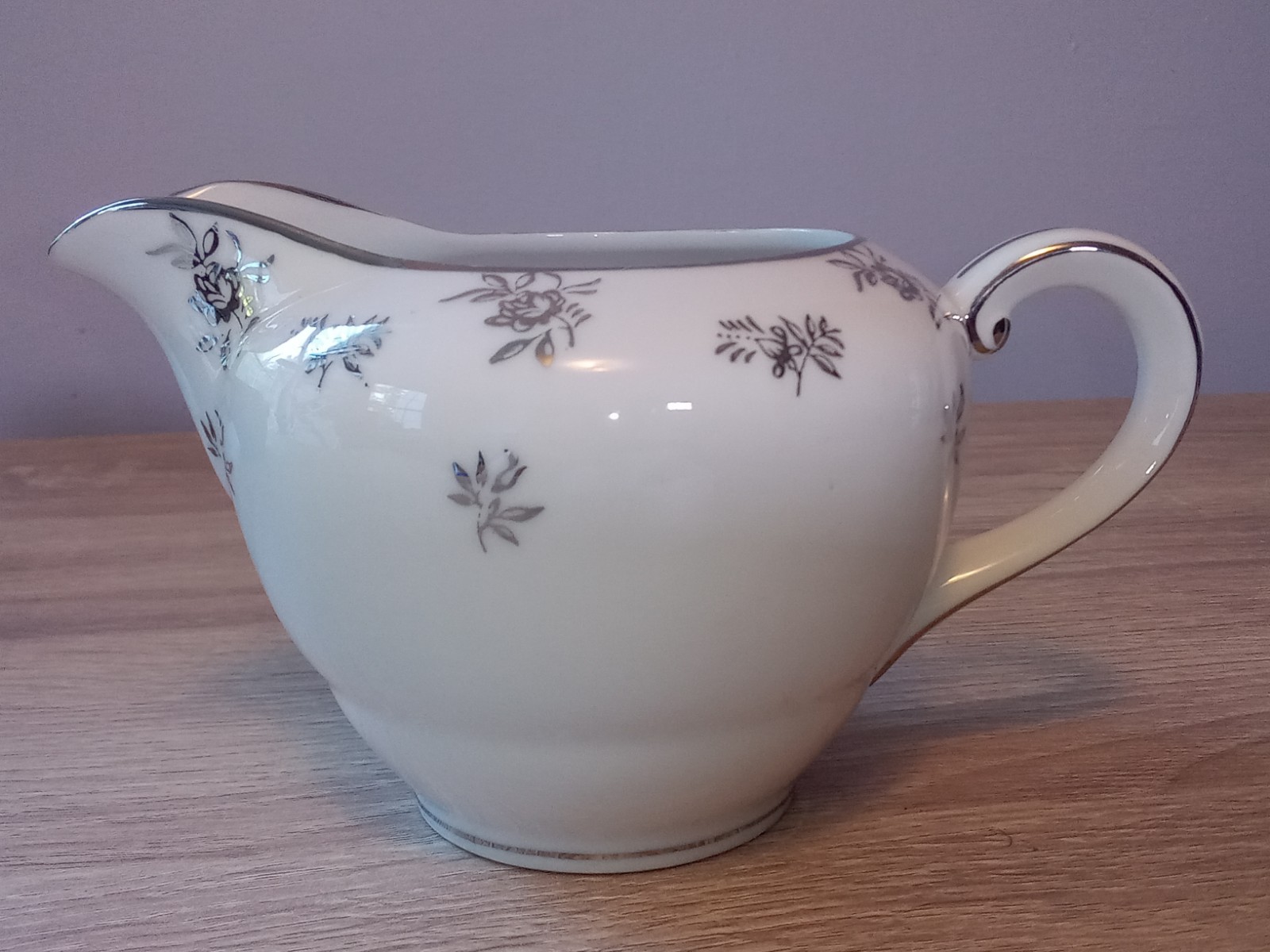 Fukagawa Arita Creamer White Rose 1040 Hand Painted Delicate Fine China GUC!