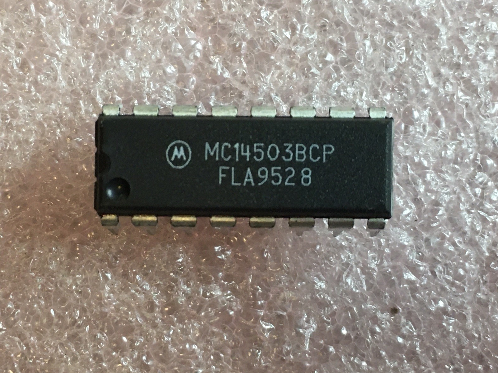 MC14503BCP IC HEX BUFFER/DRIVER NON-INVERTING 6-CHN 3-ST PDIP 16-PIN (LOT OF 5)