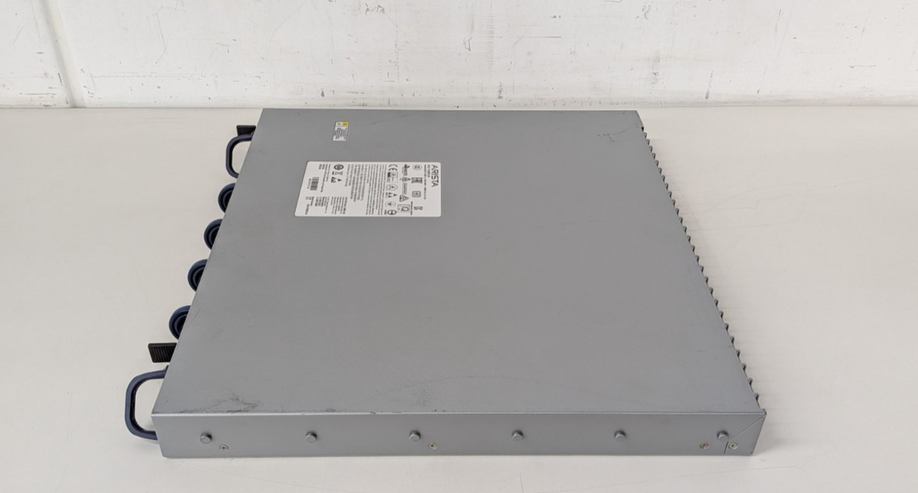 Arista DCS-7050SX-64-R dual power switch