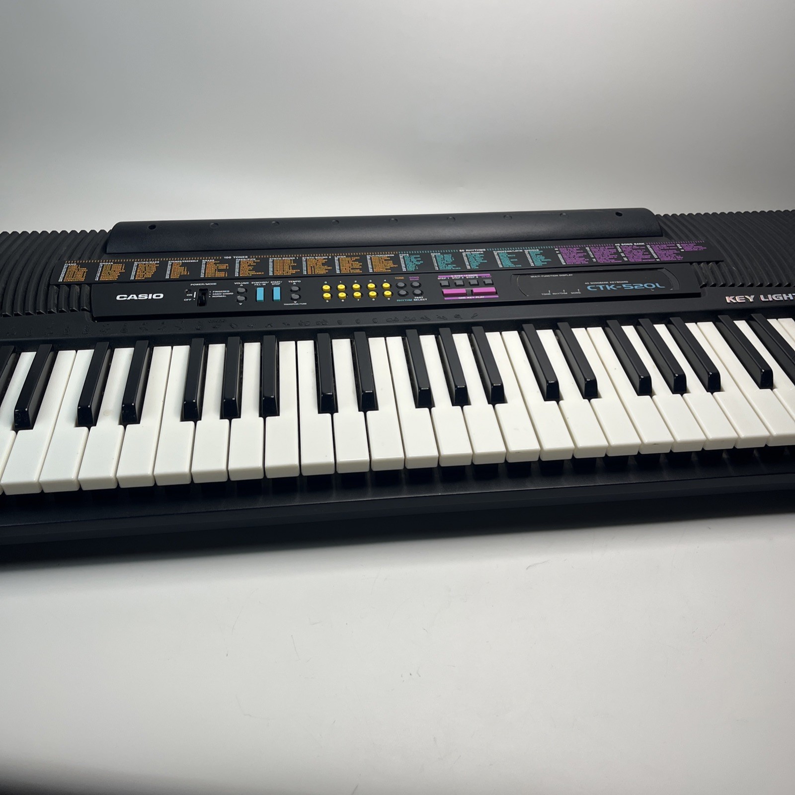 Casio CTK-520L 61 Key Electronic Keyboard Vintage 1996 LIGHTED KEYS Nice!