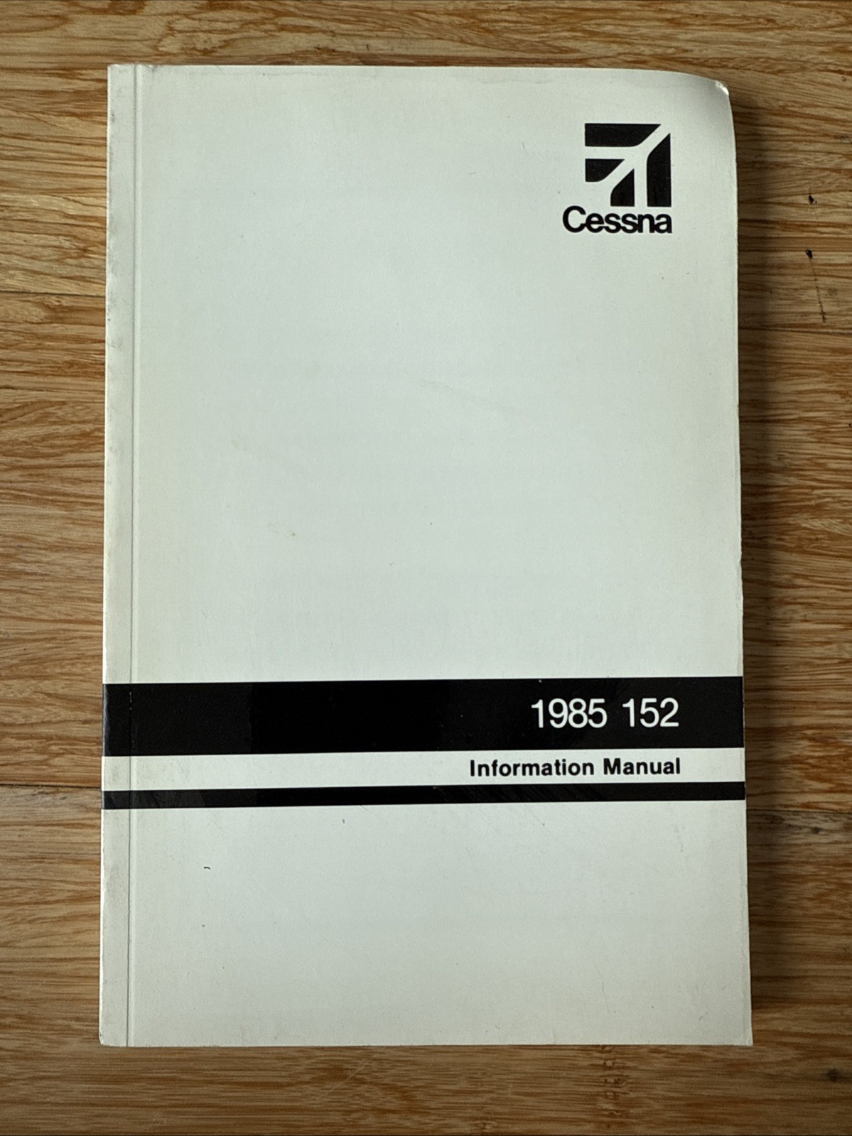 Cessna 1985 Model 152 Information Manual-Paperback-FAA Approved-Original Issue