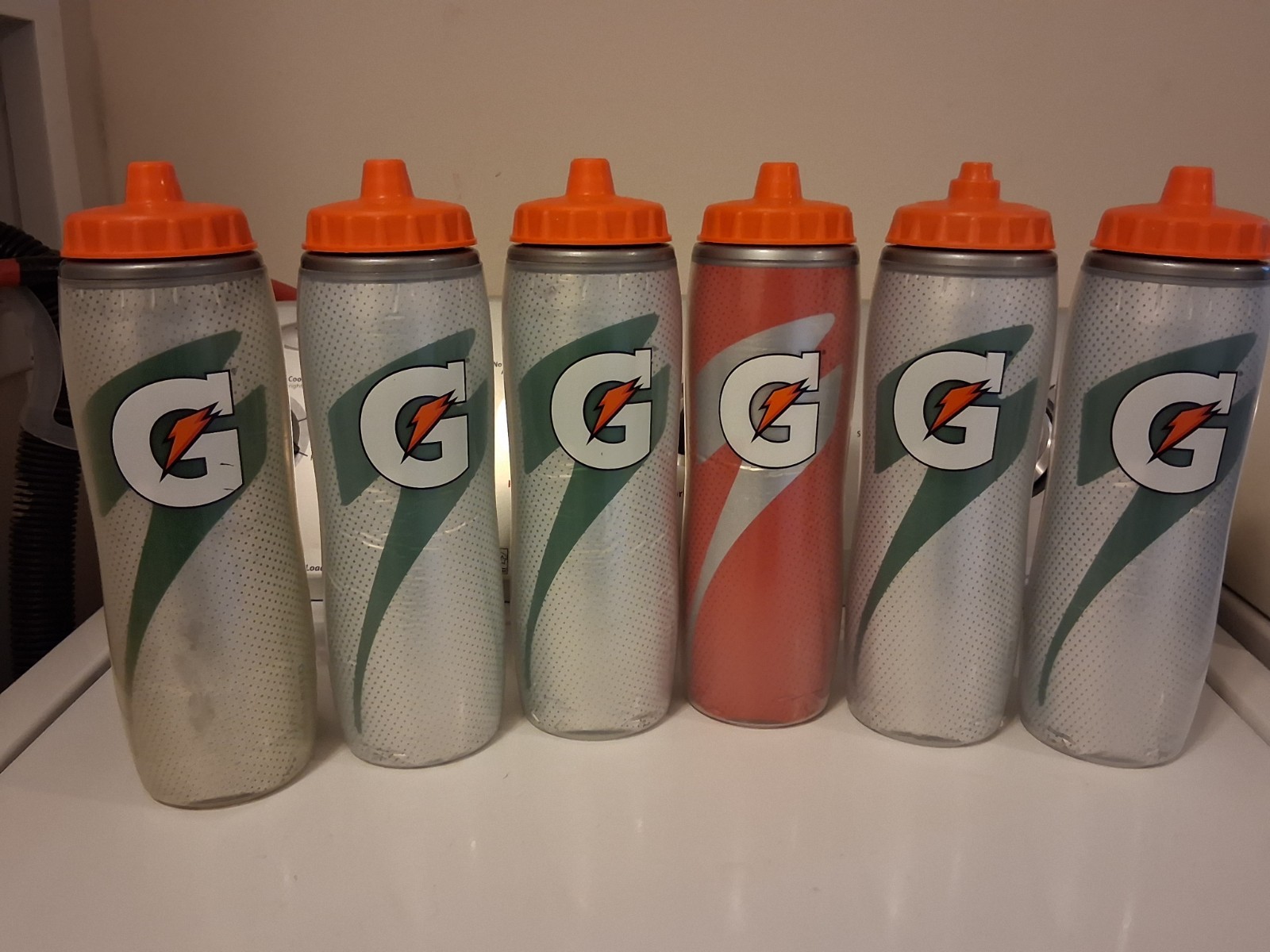 (6) Gatorade Insulated 30oz Plastic Water Bottles Excellent Condition