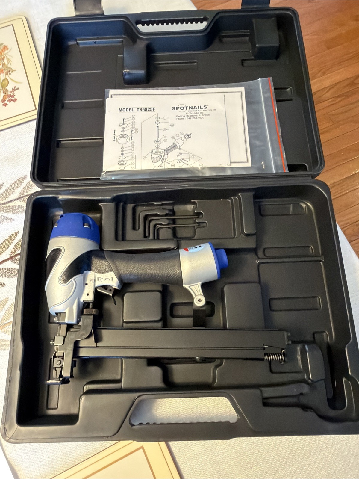 NEW - Spotnails The Striker TS5825F Gun Nailer with HARD Case