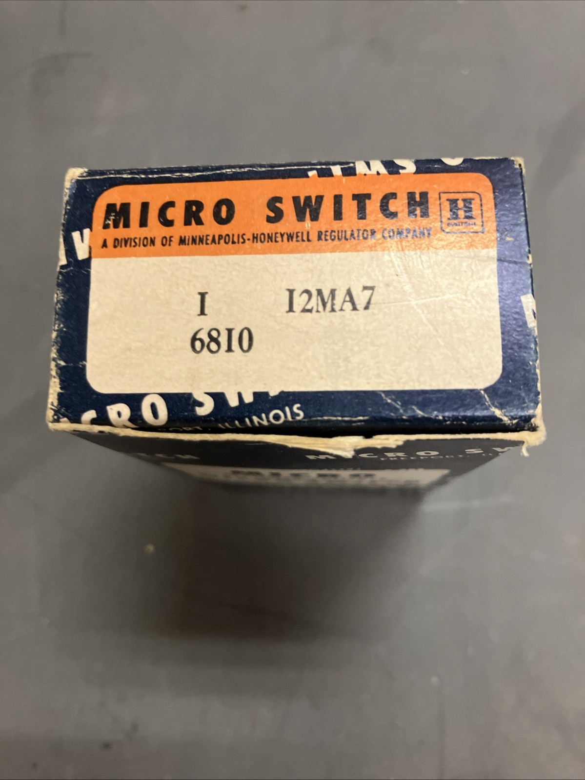12MA7 Microswitch Honeywell Push Button Switch NOS Green Button Microswitch