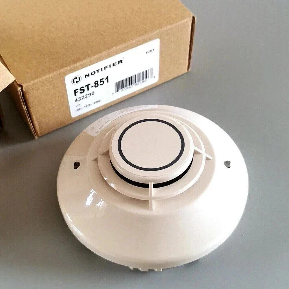 PACK OF FIFTY (54) NEW IN BOX NOTIFIER FST-851 HEAT DETECTOR FST 851