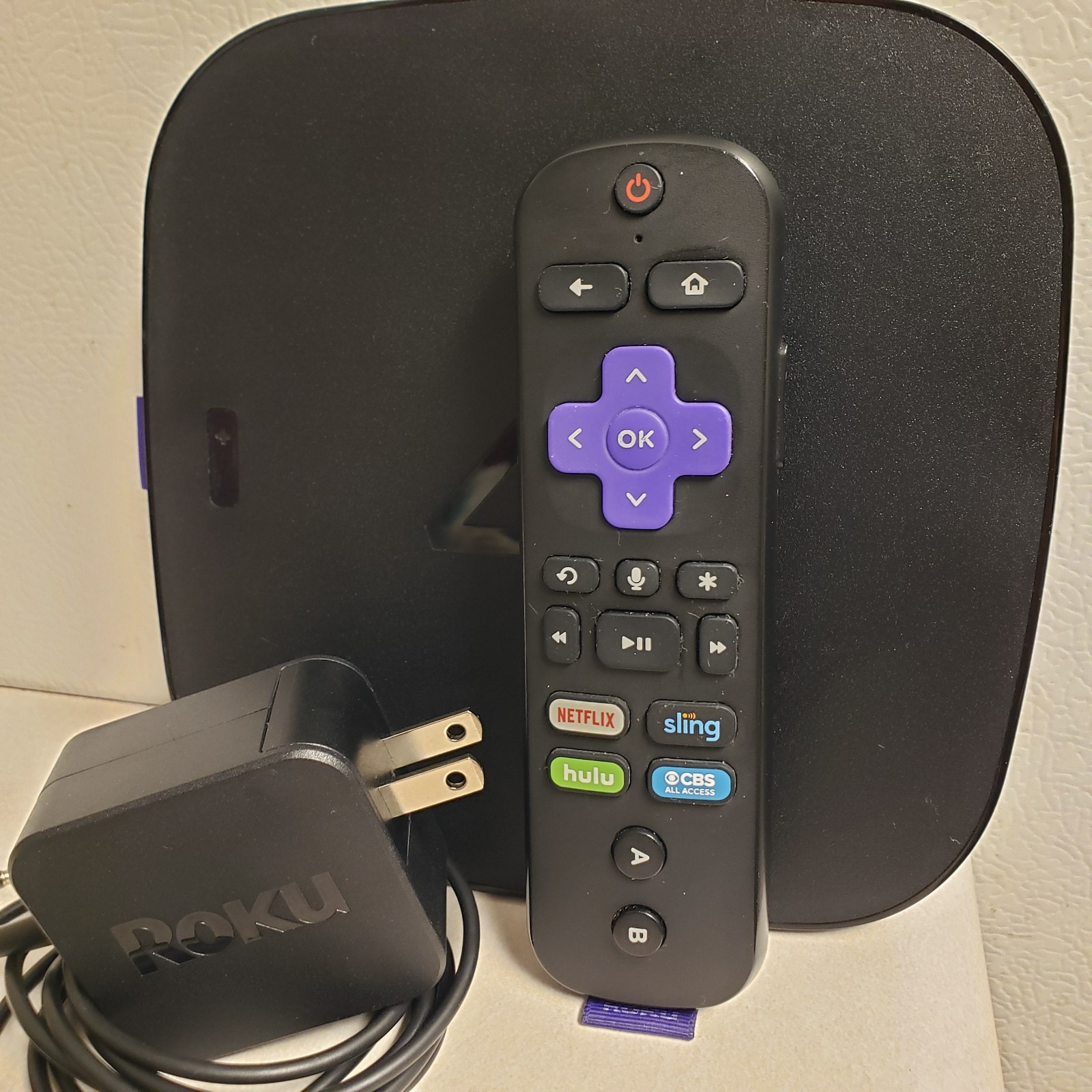 Old Roku 4 - 4th Generation Media Streamer Model 4400X Remote Black