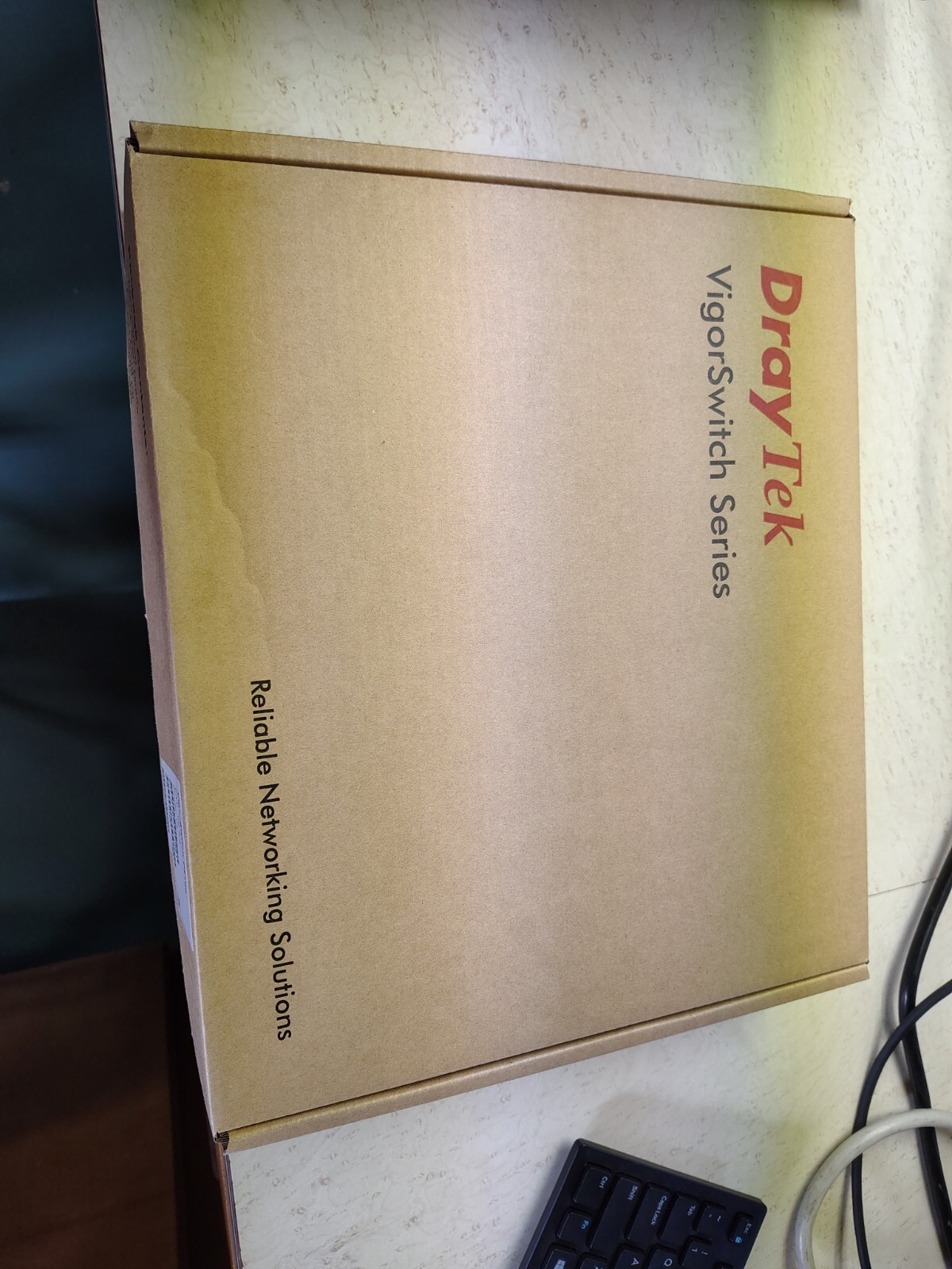 VigorSwitch P2100 10-Port Layer 2+ Managed PoE Switch