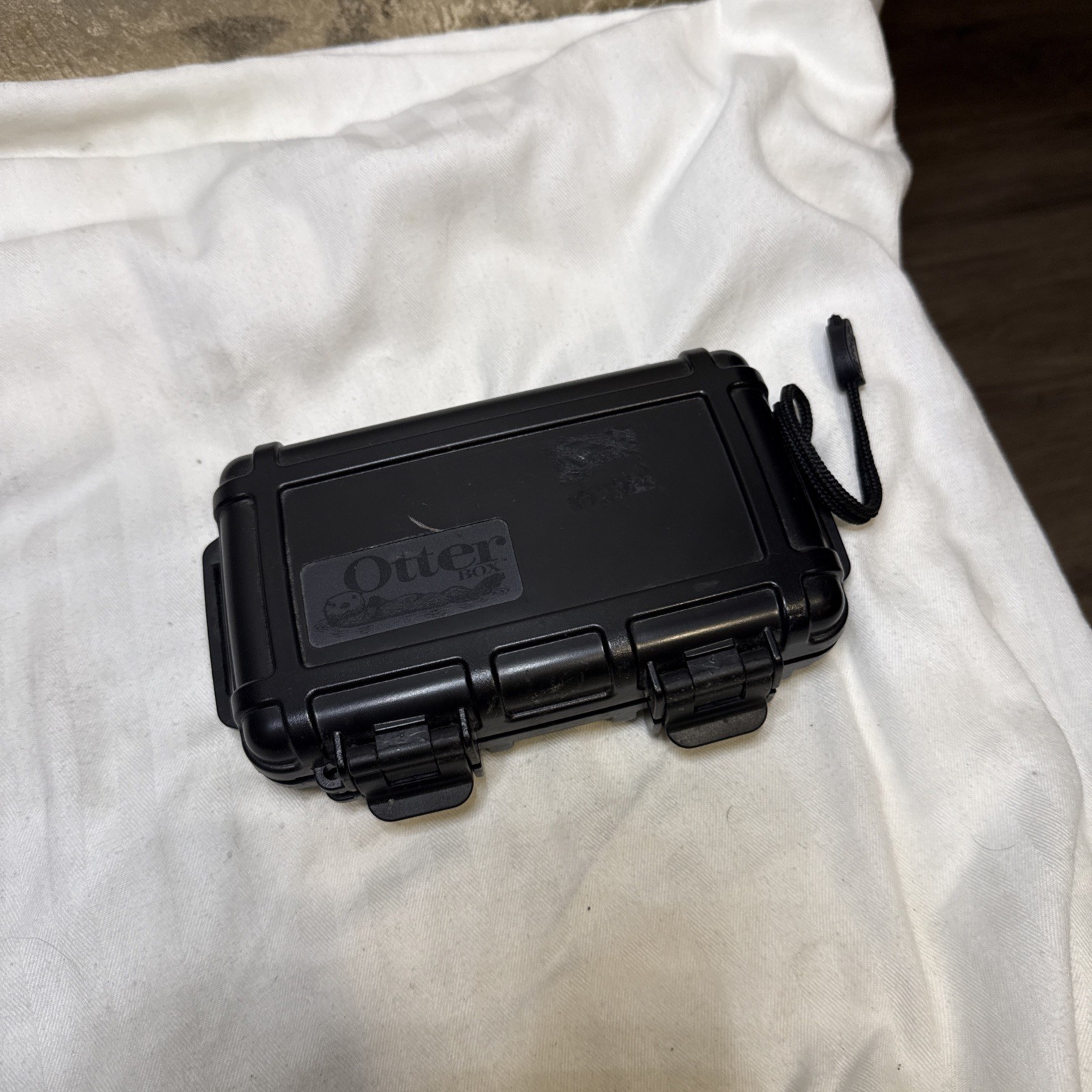 OtterBox 2000 Series Waterproof Protective Case Black Hard Shell w/Lanyard