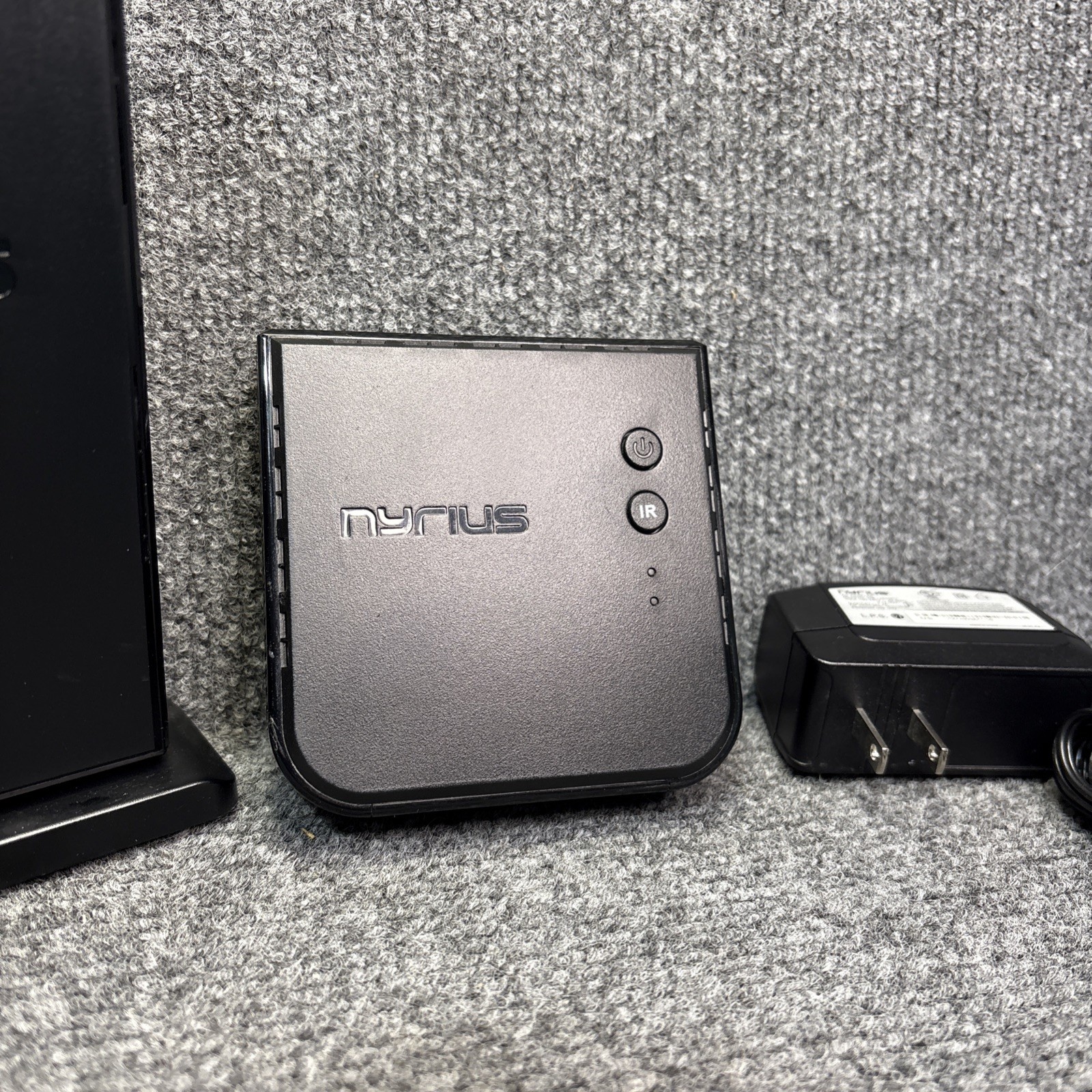 Nyrius Aries Home HDMI Digital Wireless Transmitter & Receiver NAVS500 Working