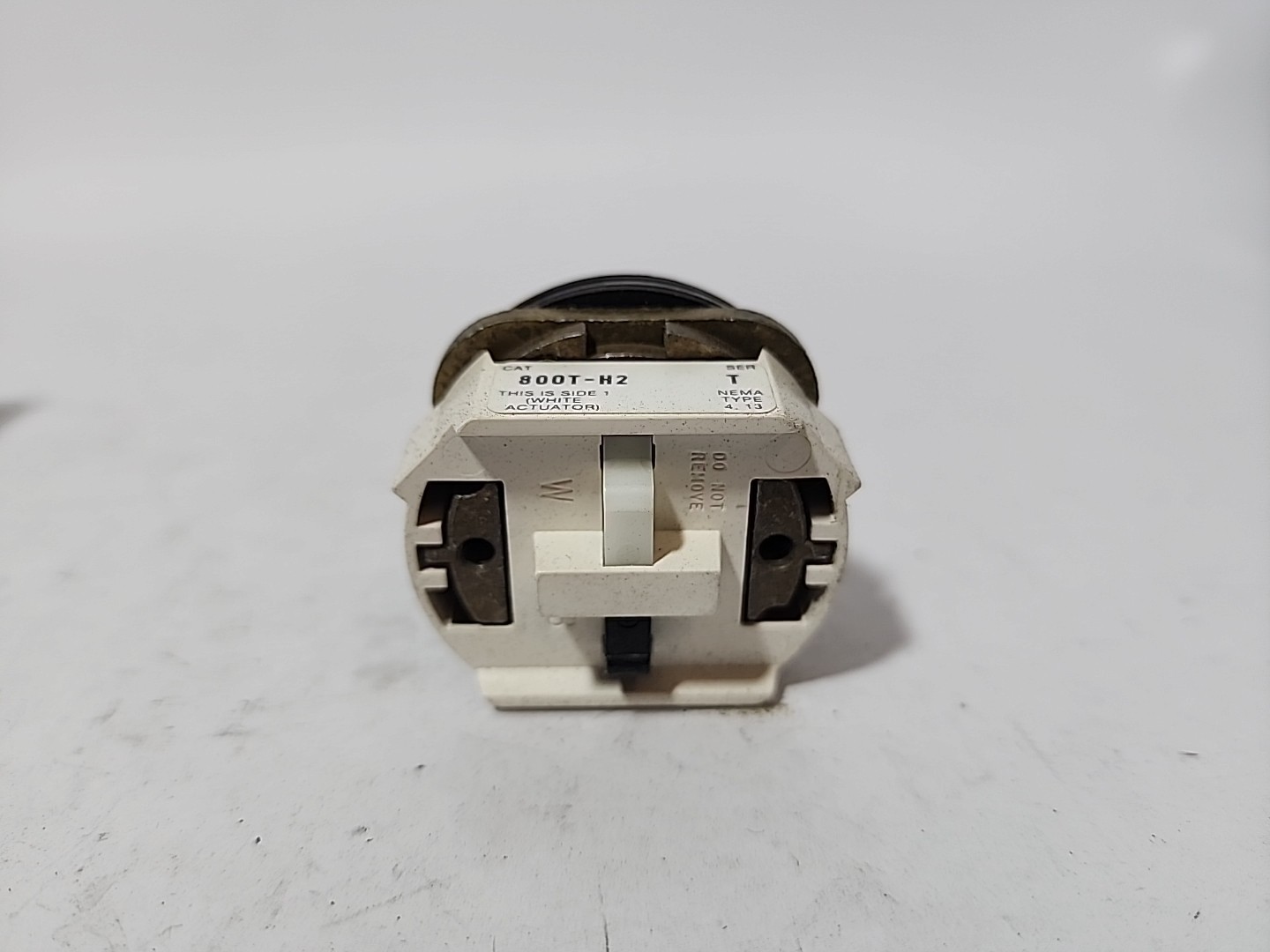 Allen Bradley 800T-H2 Ser T Selector Switch 2 Pos Maintained, Type 4