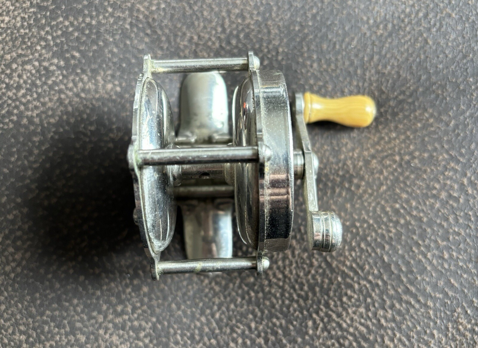 Vintage Atlas Raised Pillar Reel