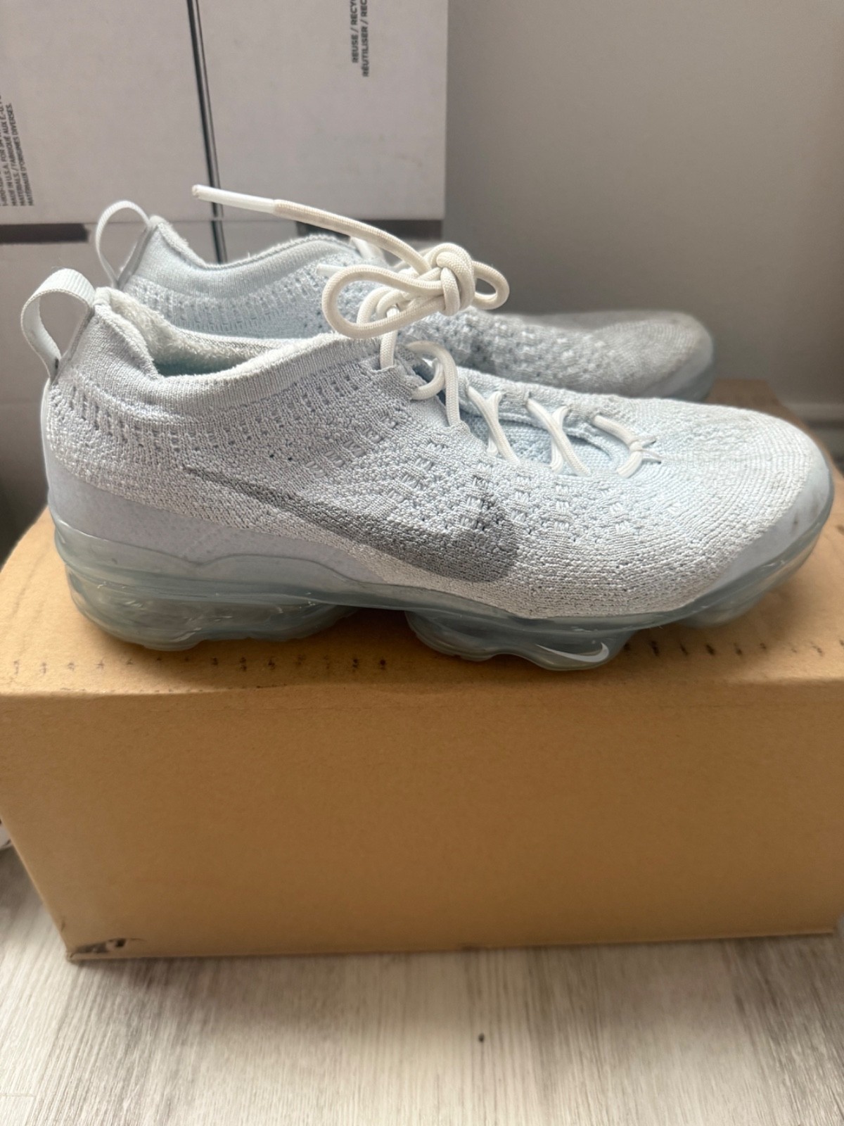 Nike shoes vapor max size 6