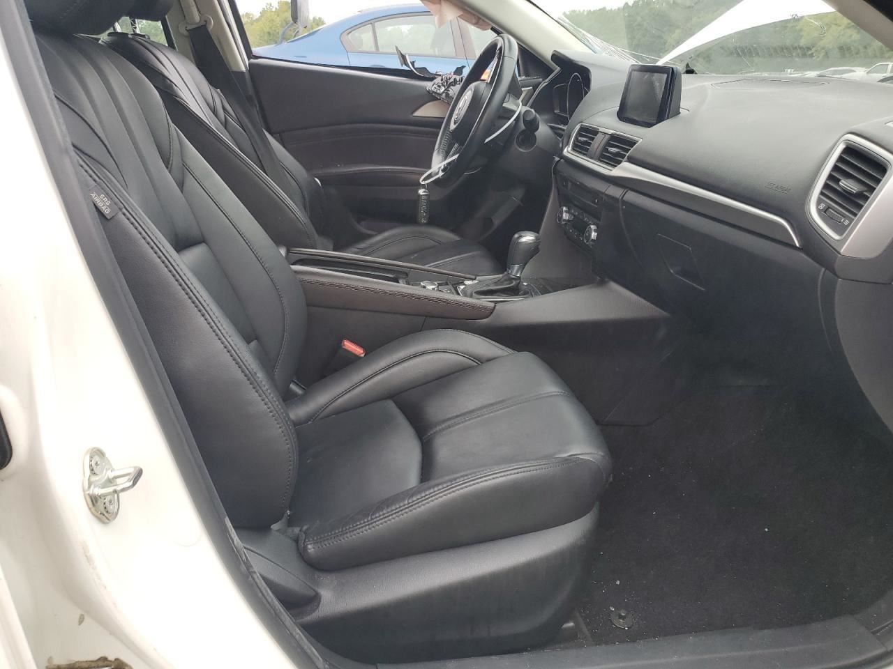 3 2018 Glove Box 4916502