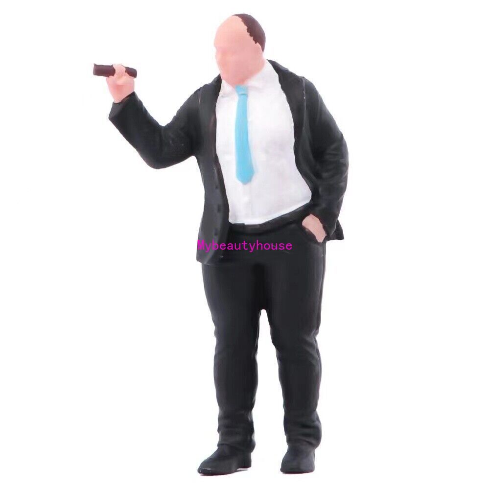 1:64 Painted Figure Model Miniature Resin Diorama Sand Cigar Smoking Man in Suit
