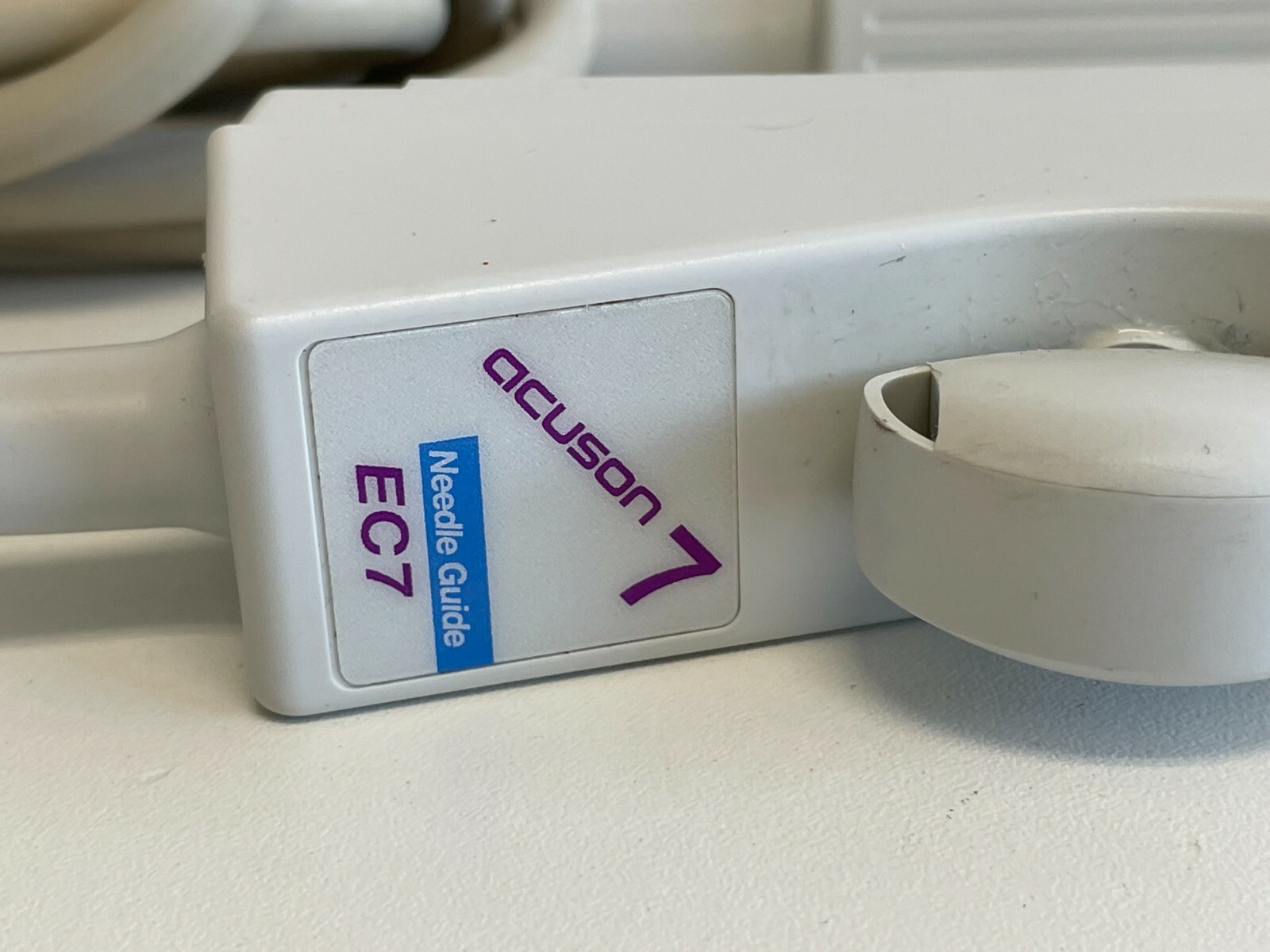 T2: Acuson EC7 Linear Array Probe