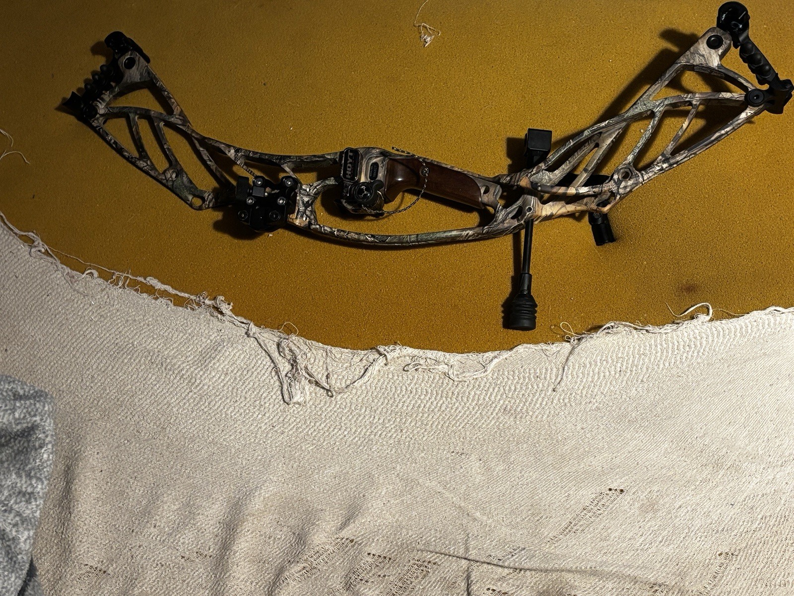 Hoyt Defiant 34 Compound Bow
