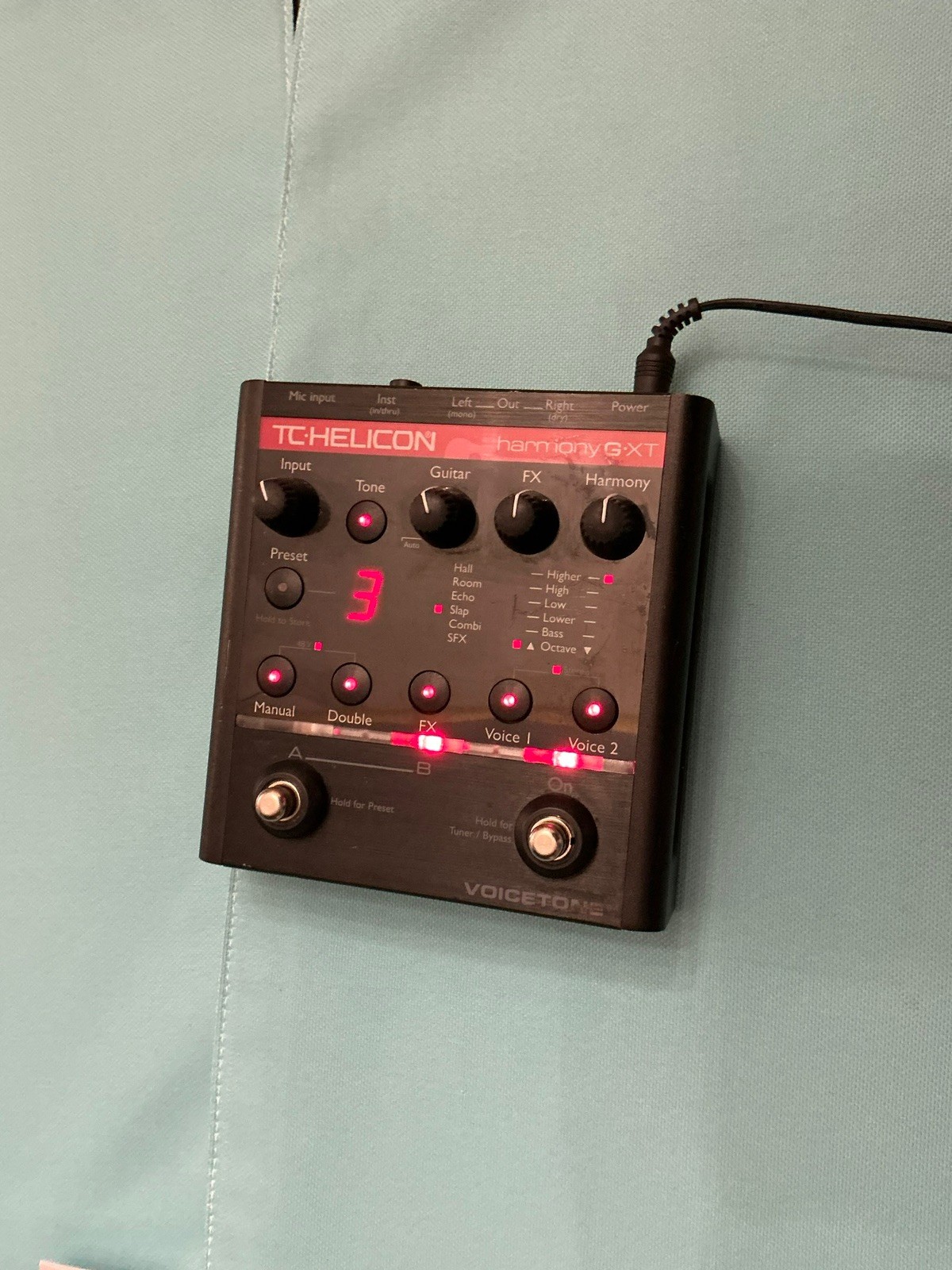 TC Helicon VoiceTone Harmony-G XT Vocal Harmony Processor + Power Supply