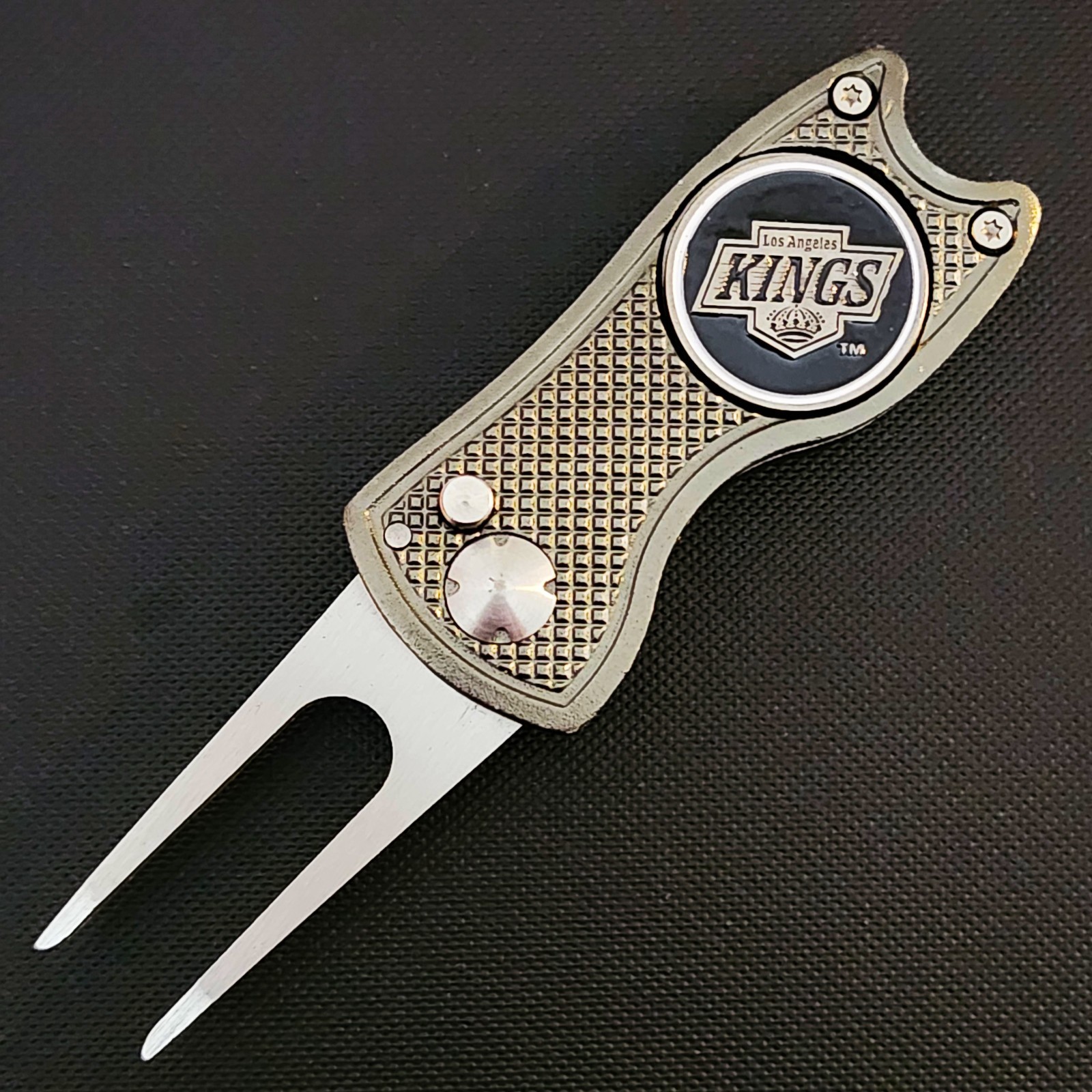NHL Los Angeles Kings Switchblade Divot Repair Tool 2-Sided Golf Ball Marker