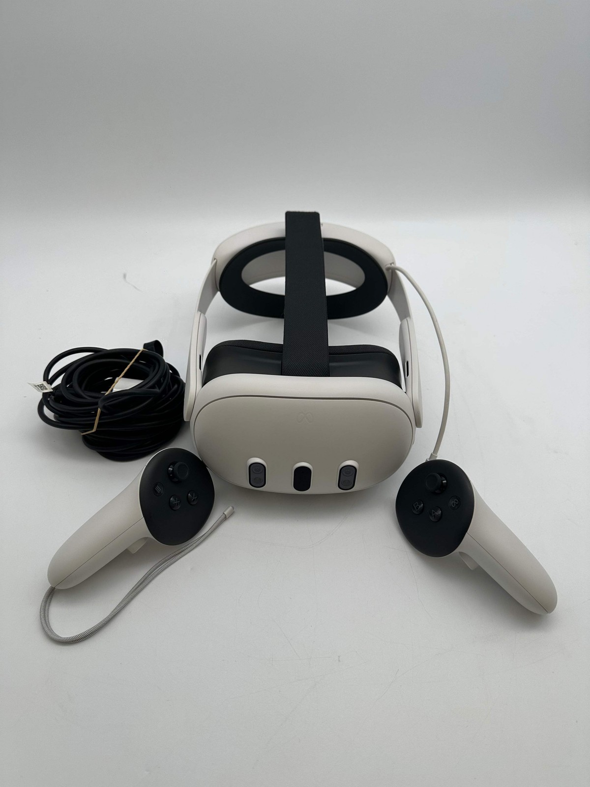Meta Quest 3 VR Headset White Used - B