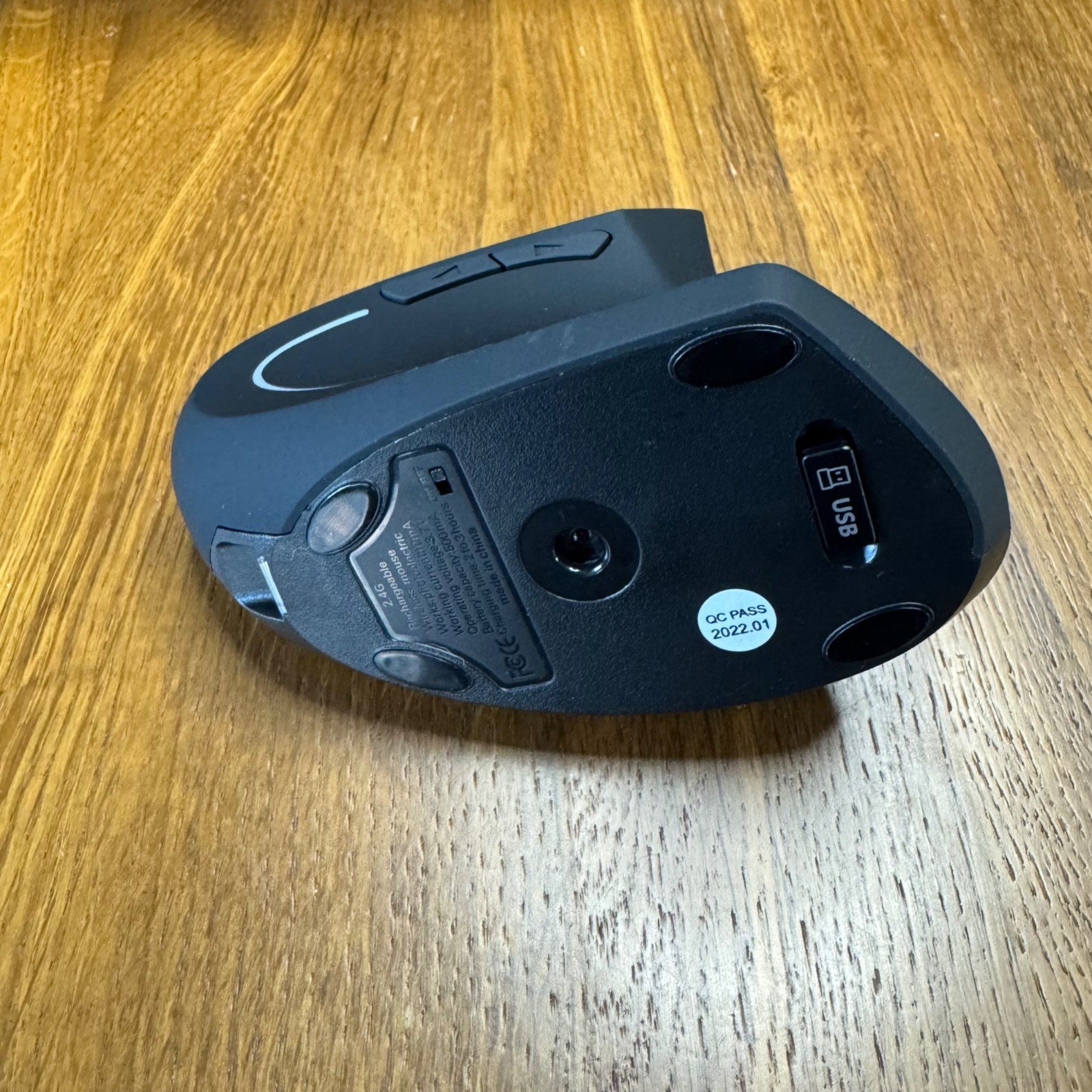 LEVKEY Wireless Ergonomic Mouse 2.4GHz Vertical Mouse Rechargeable Black NEW Box