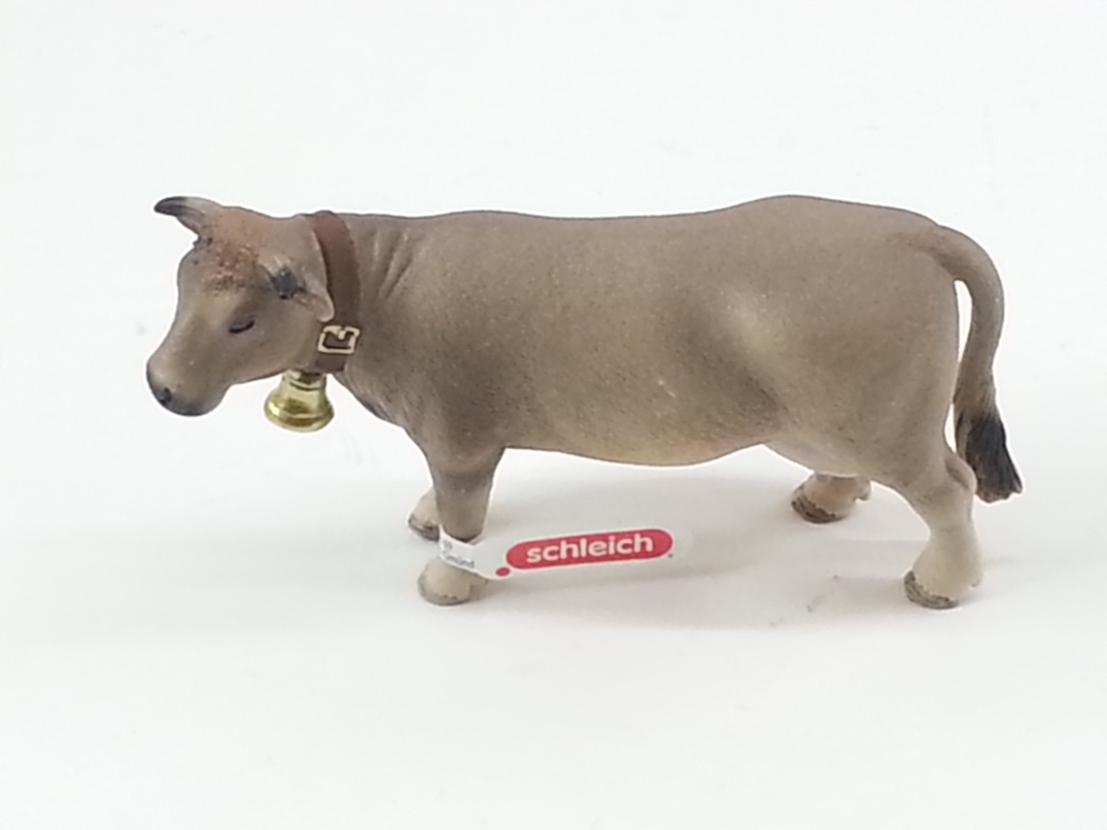 NEW NWT Schleich 13874 Farm World Braunvieh Cow Toy Figurine D73527
