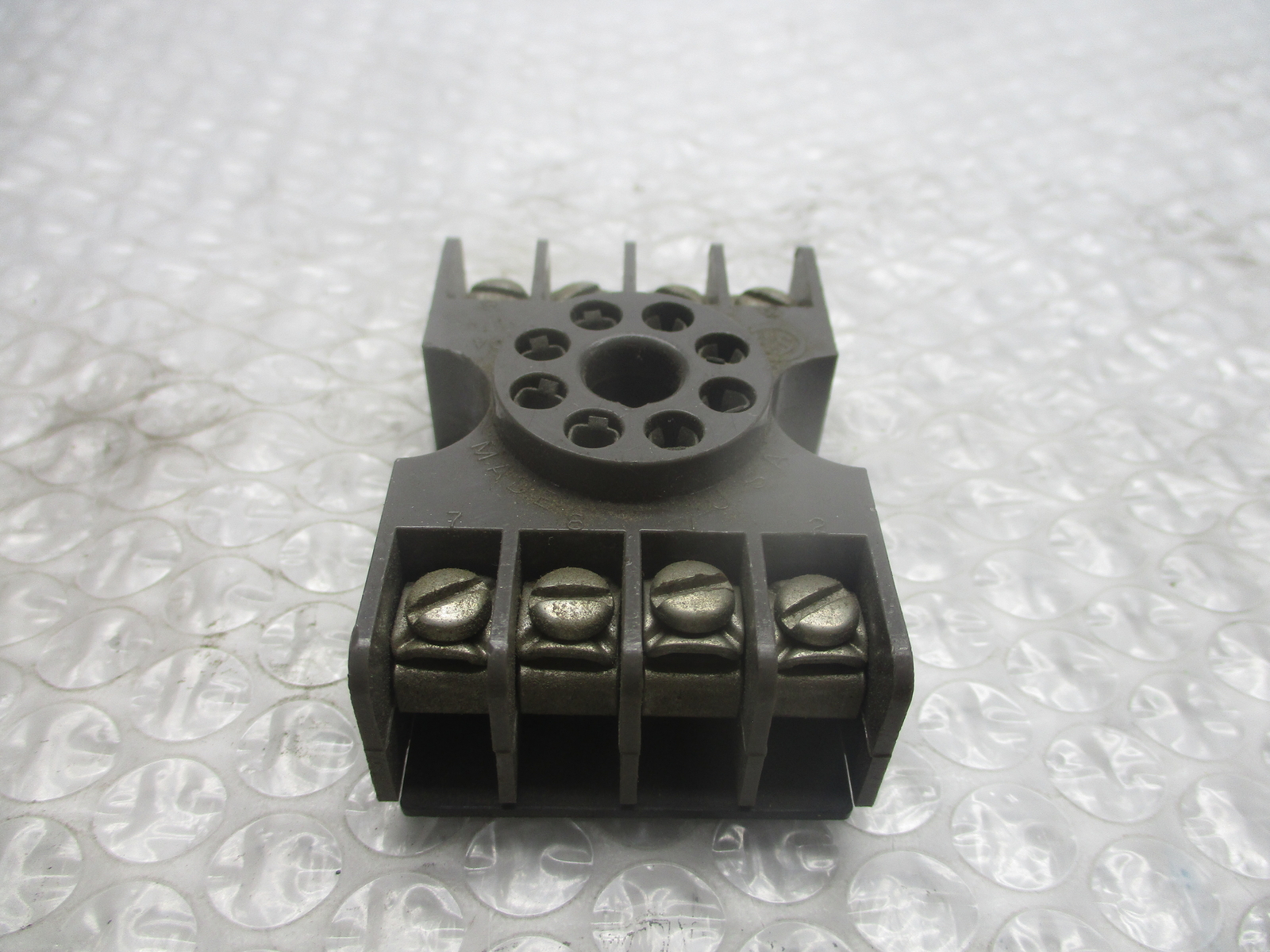 IDEC SL-608 RELAY BASE UNMP