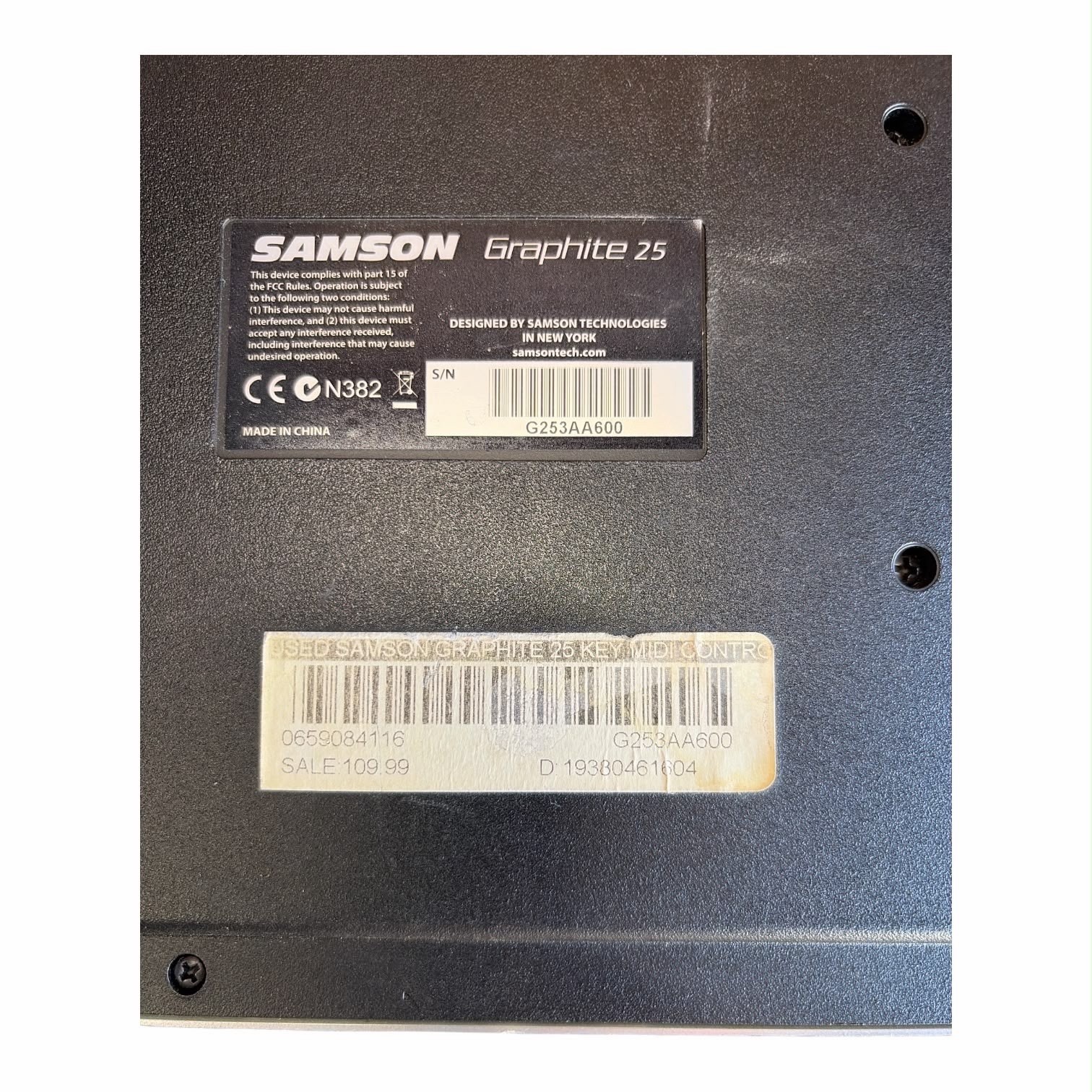 Samson Graphite 25 USB MIDI Keyboard Controller 25-Key Powers On Read