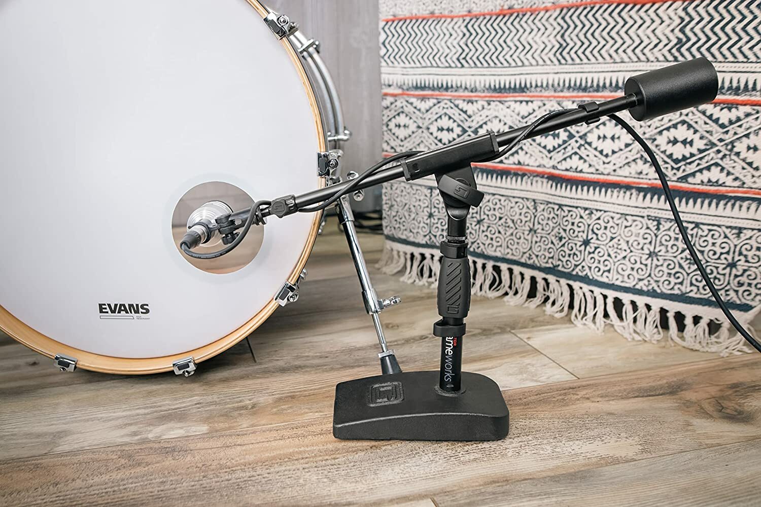 Gator Frameworks Short Weighted Base Microphone Stand with Telescopic Boom Arm
