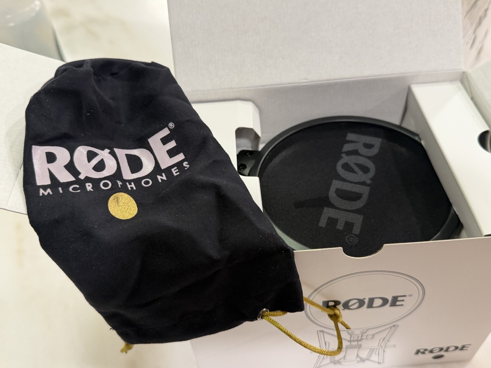 Rode NT1 5th Generation Condenser Microphone with SM6 Shockmount and Pop Filter
