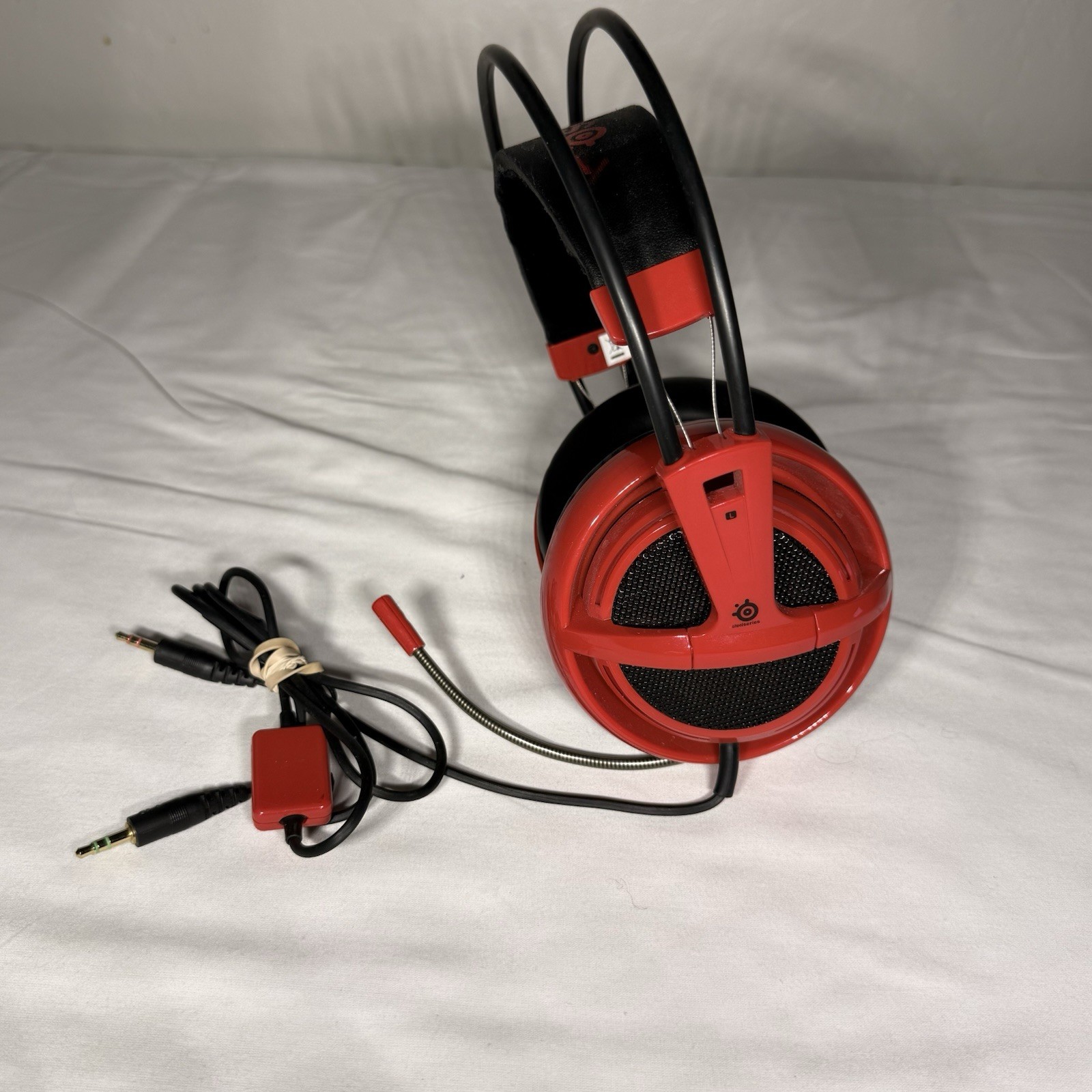 SteelSeries Siberia V2 Full Size Gaming Headset Red Black w/Microphone