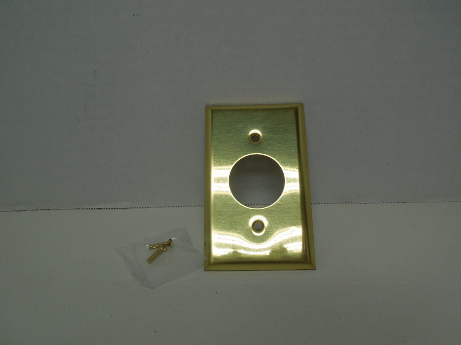 Mulberry 64091 1-Gang Polished Brass 1-gang device plate 1.405" Dia. Hole - NEW