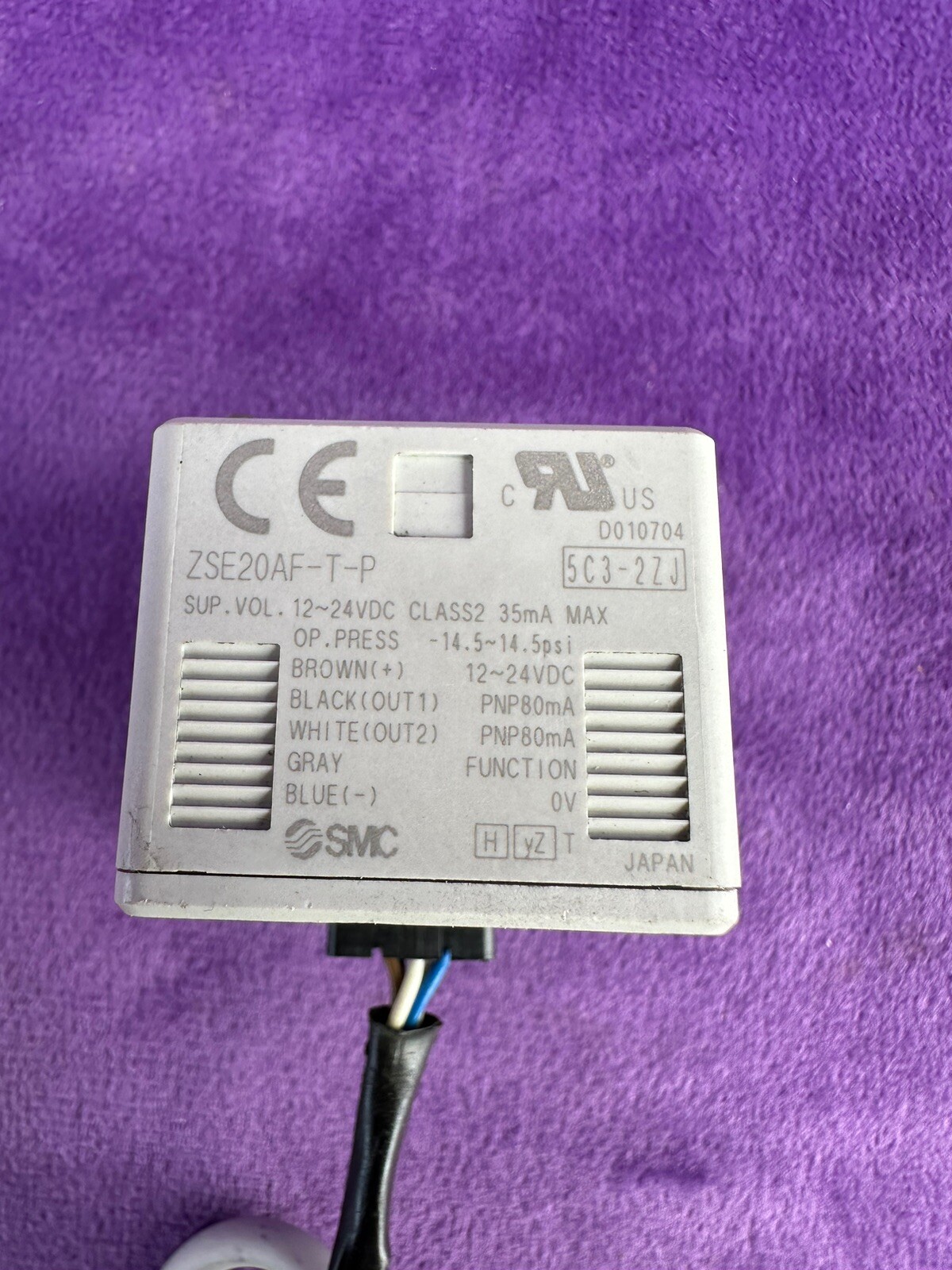 SMC ZSE20AF-T-P Pressure Switch
