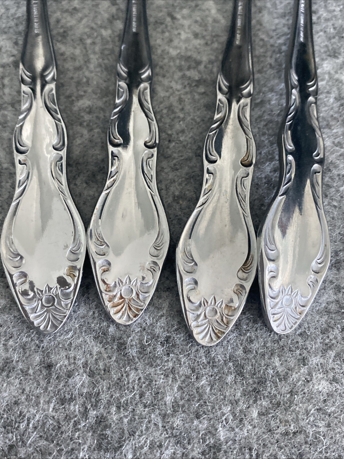 4 TOWLE/SUPREME CUTLERY STAINLESS FLATWARE, "PIERRE" PATTERN DINNER SPOONS