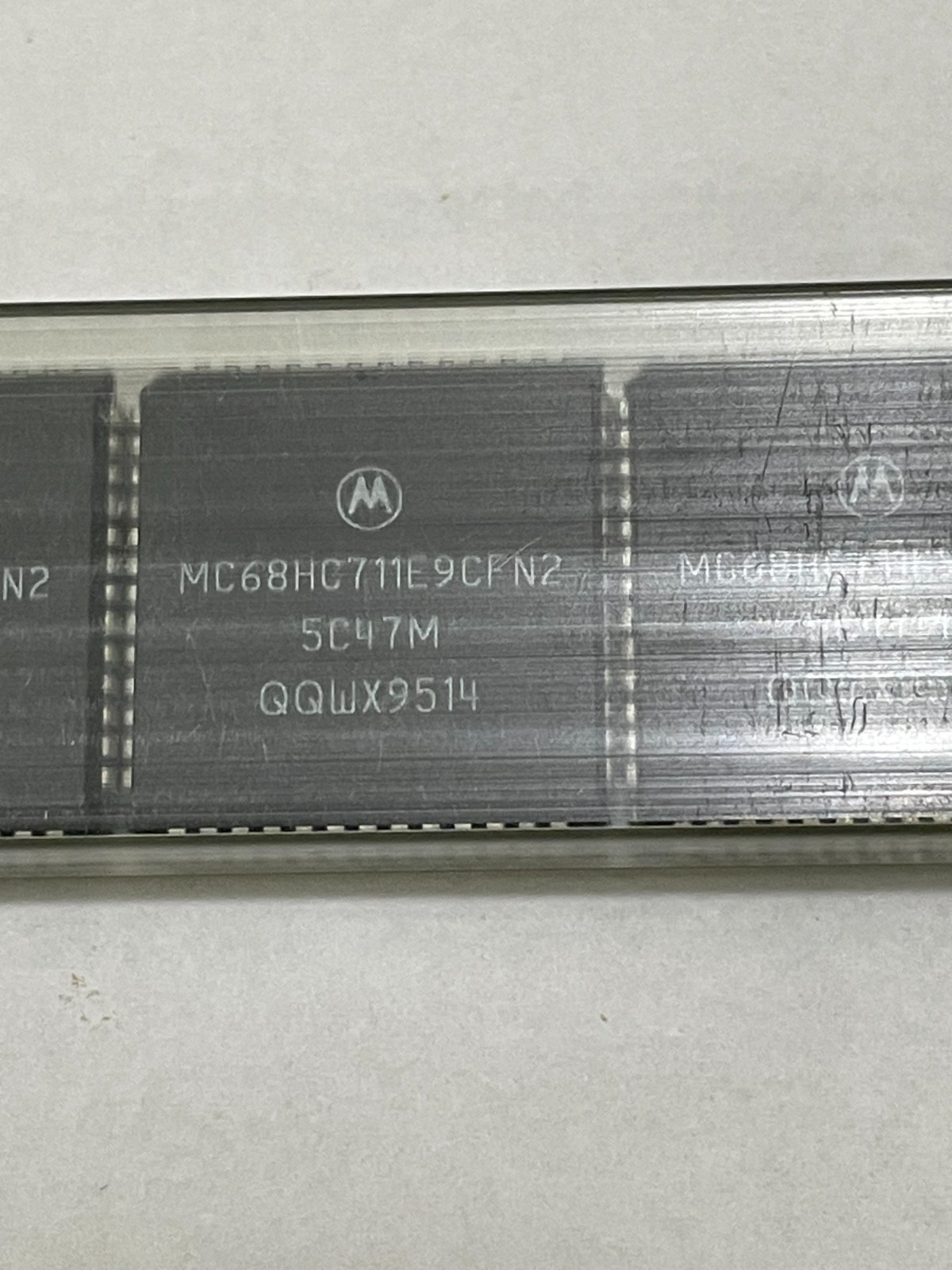 MC68HC711E9CFN2