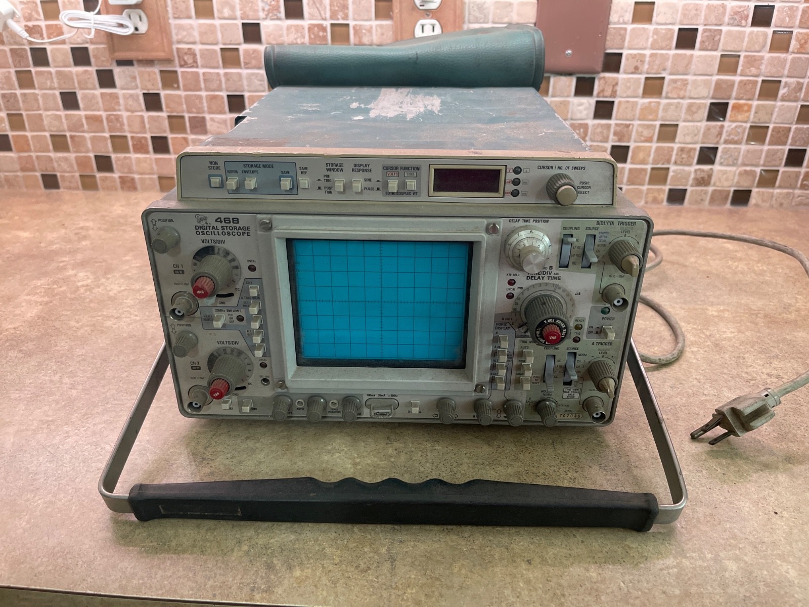 Tektronix 468 Oscilloscope