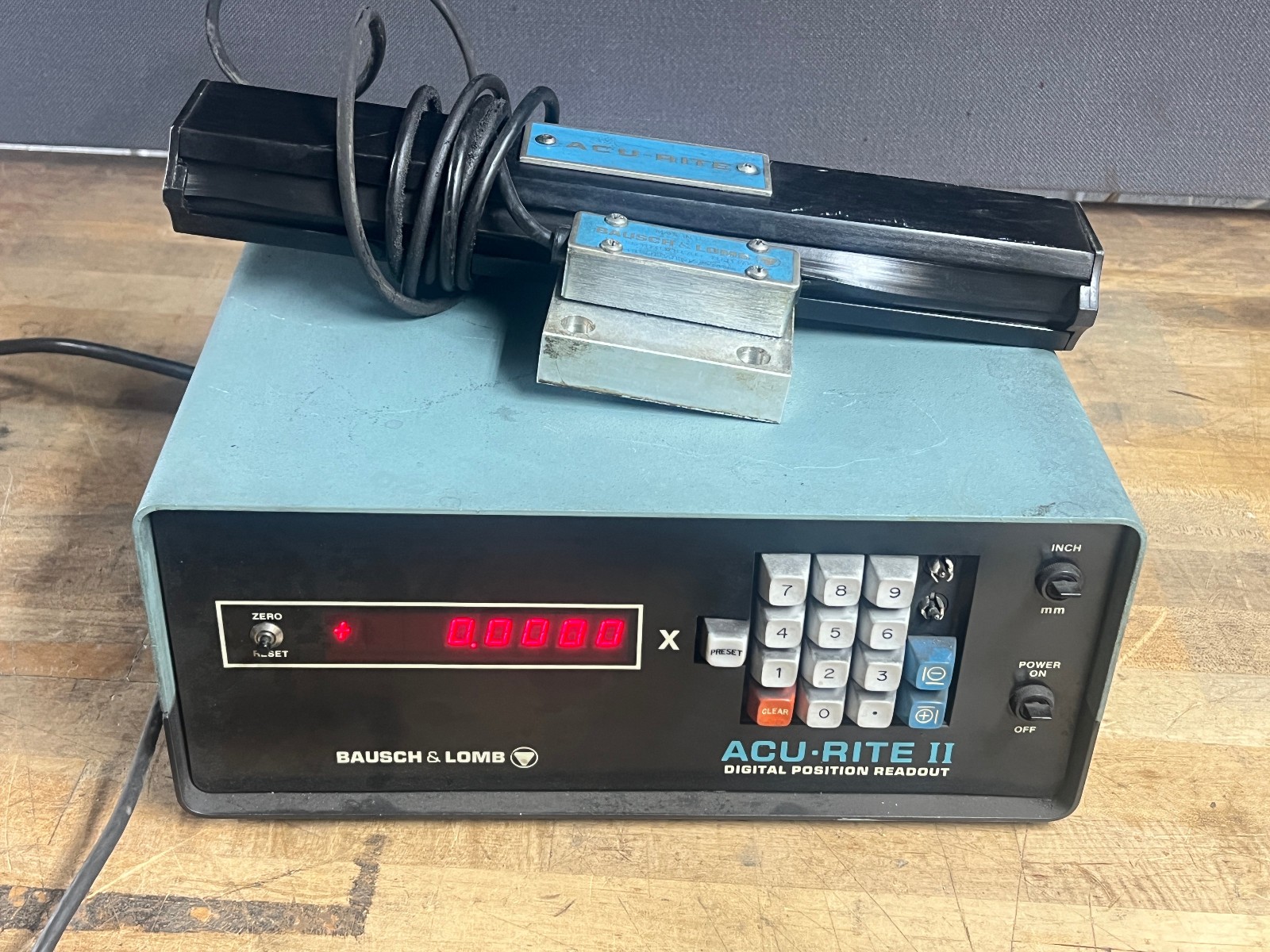 Baush & Lomb ACU RITE II Digital readout DRO with linear encoder, Working