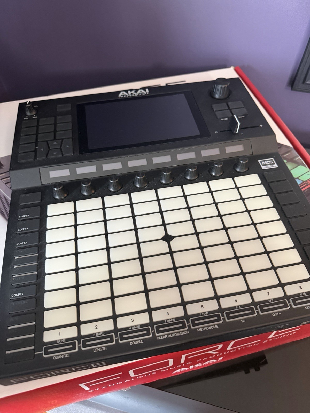 Akai Force Standalone Music Production DJ Sampler Sequencer w/box