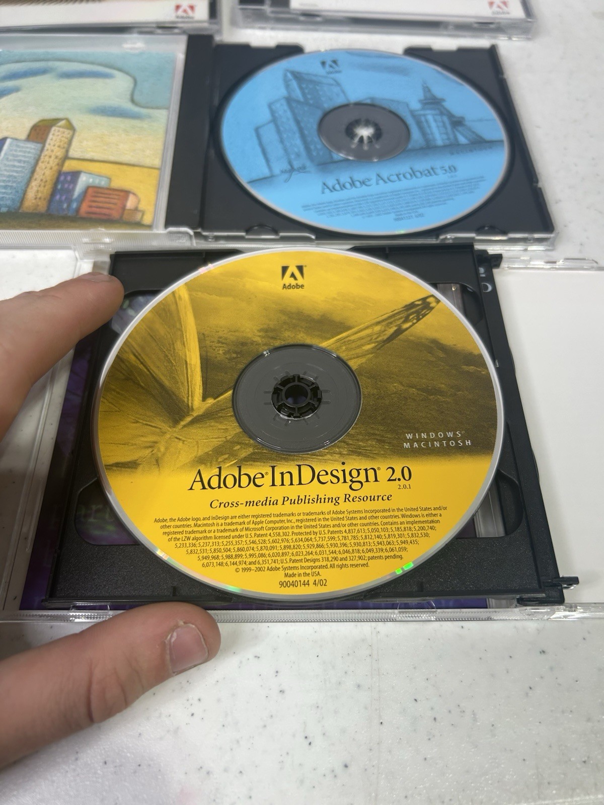Adobe Design Collection MAC - RETAIL - Photoshop 7, InDesign 2, Illustrator 10