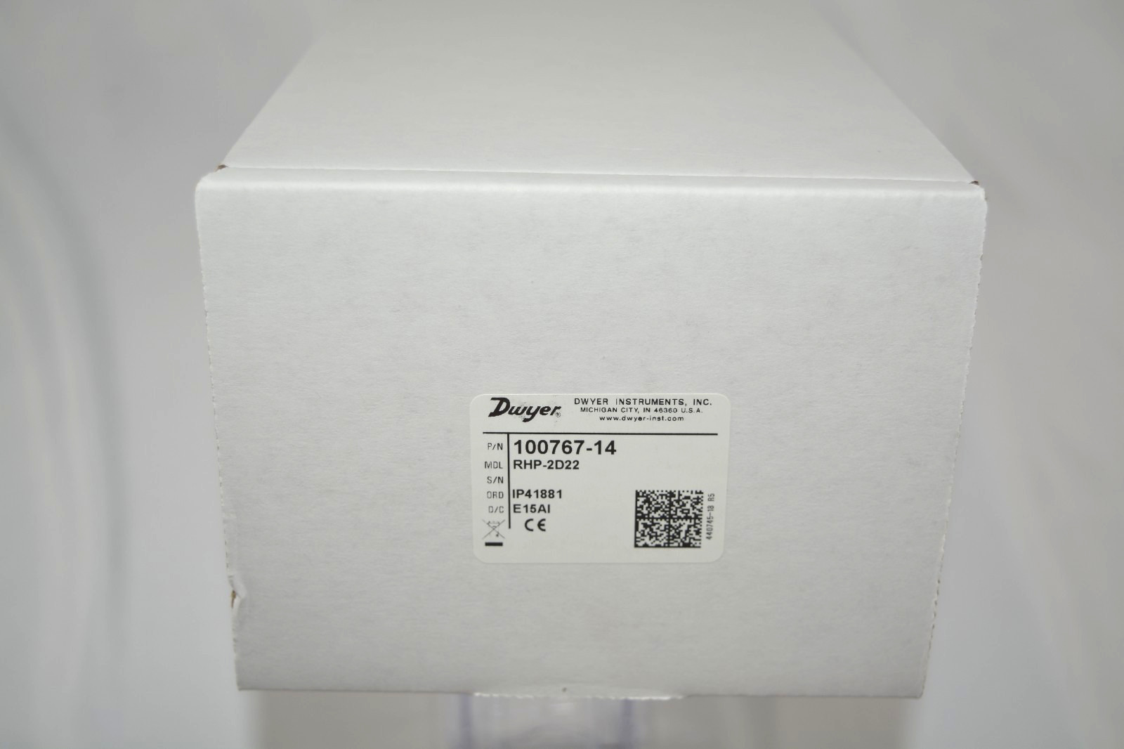 New Dwyer RHP-2D22 Duct Mounted RH/Temp Transmitter 2% Accu, 0-10Vdc Out