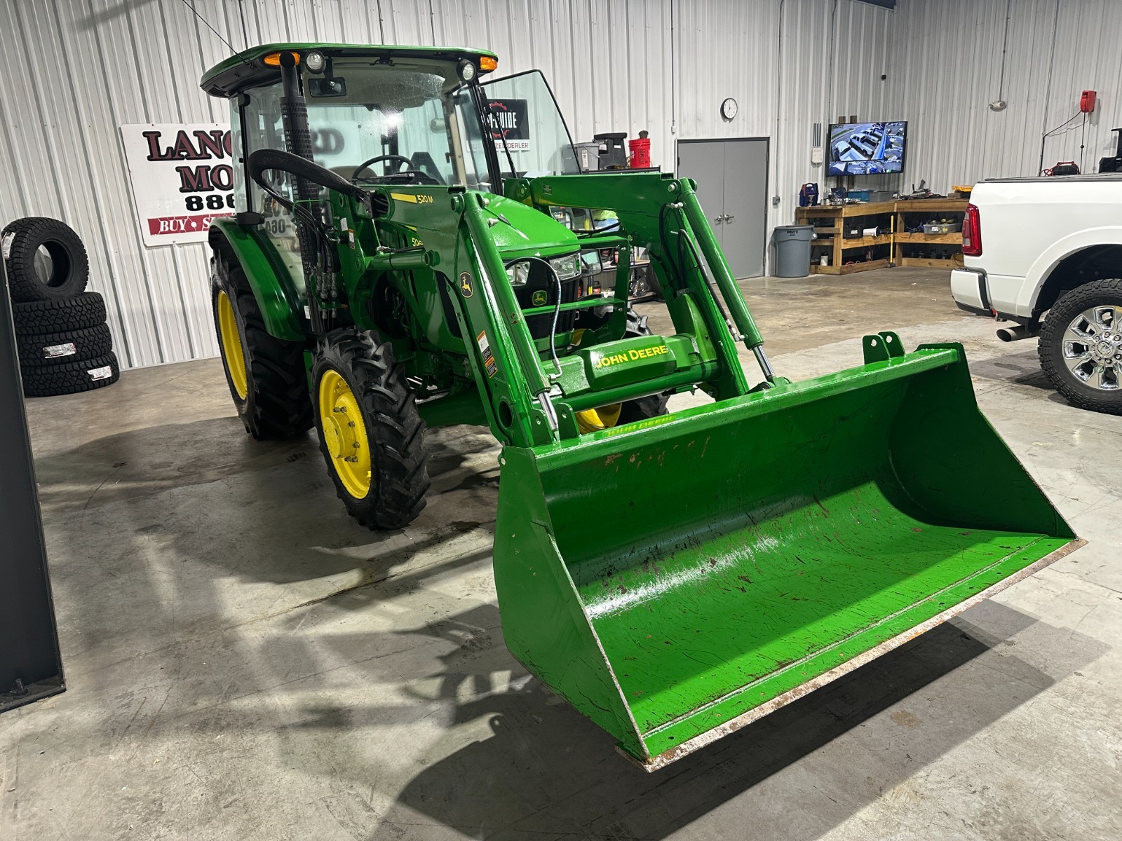 2022 JOHN DEERE 5065E CAB (520 M LOADER) (239 HOURS)
