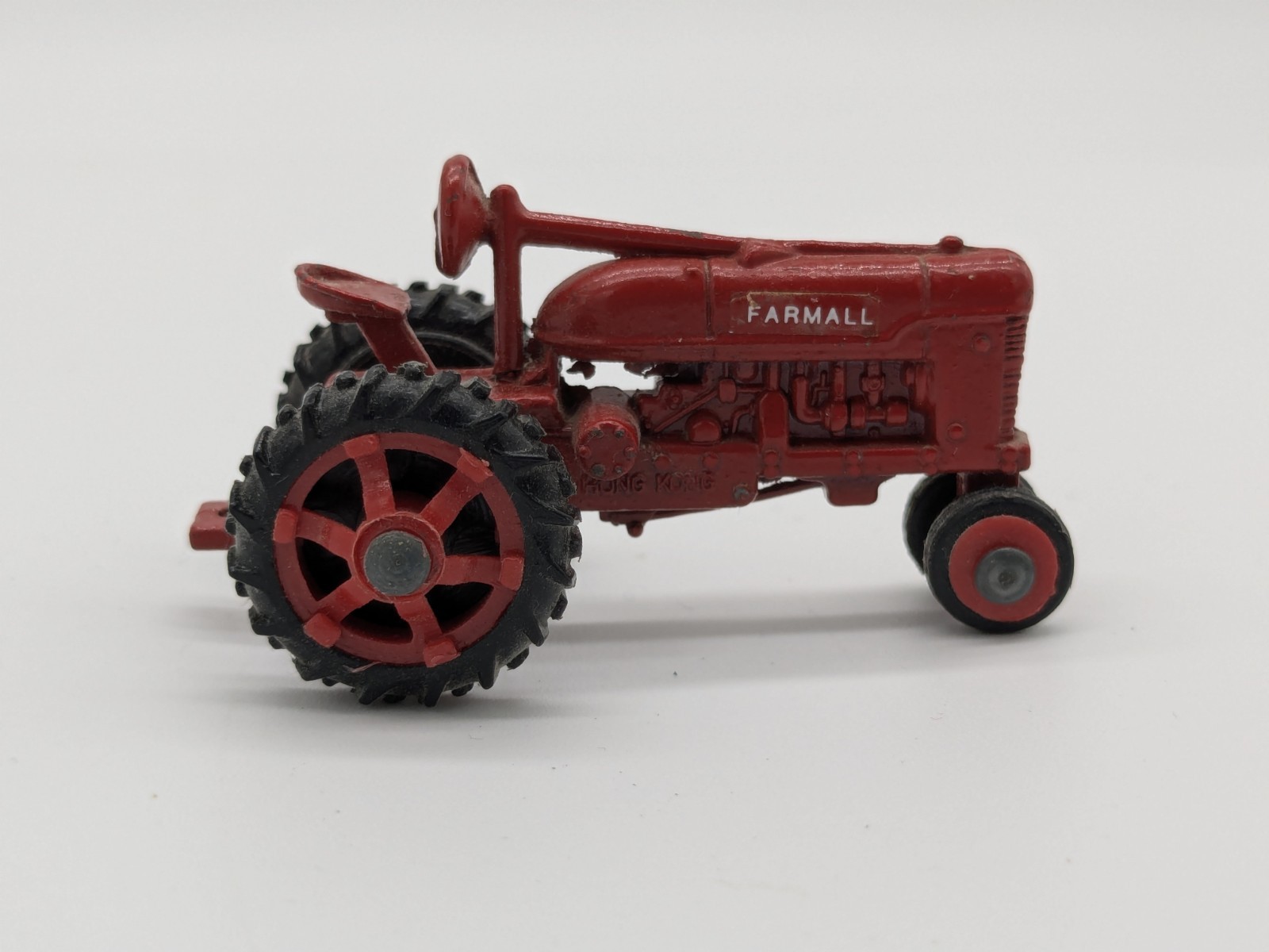 ERTL Red Farmall Tractor 1:64  FREE SHIPPING