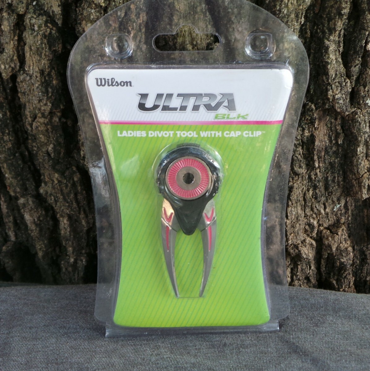 WILSON ULTRA BLACK LADIES DIVOT TOOL WITH CAP CLIP