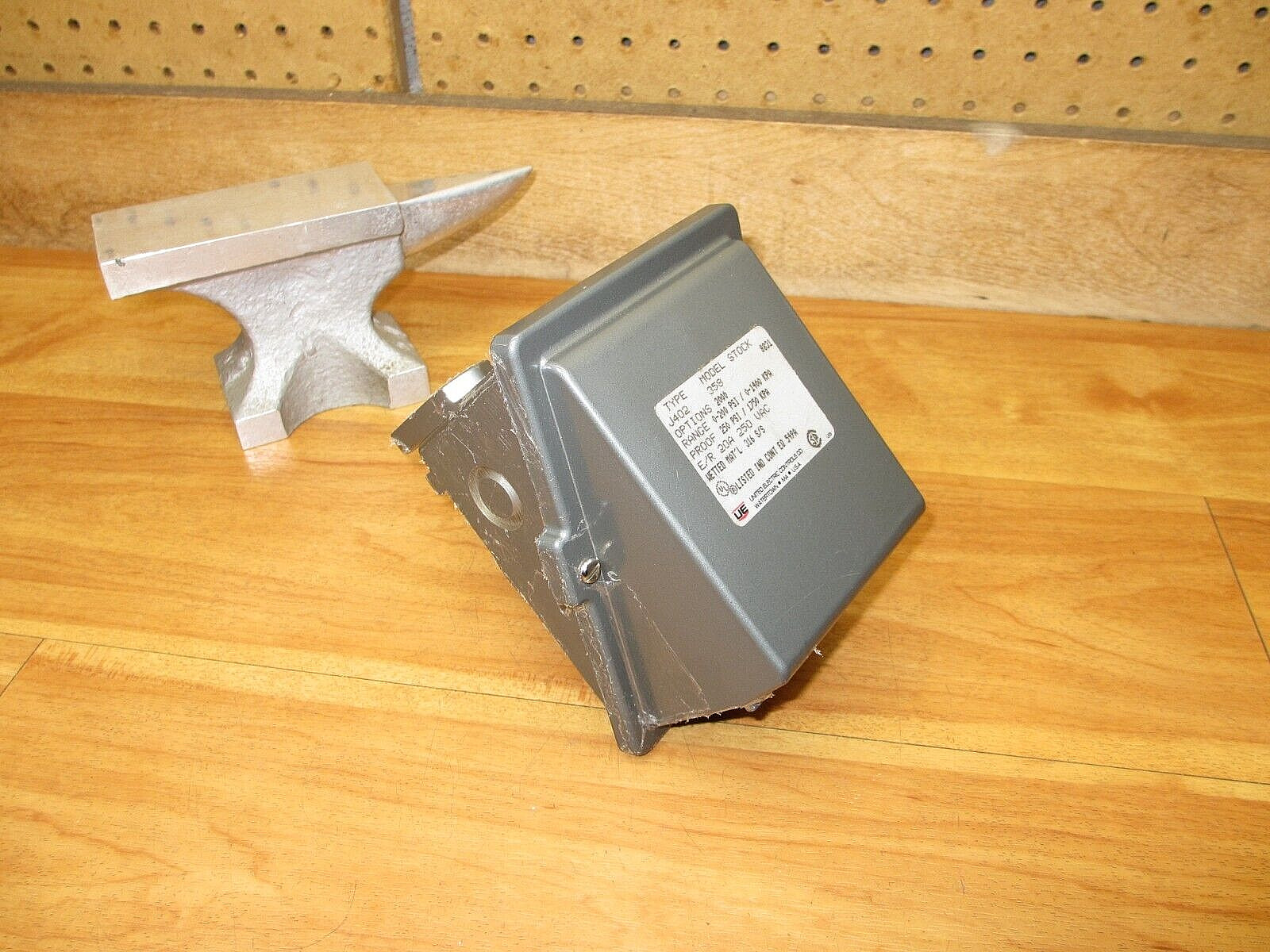 United Electric Controls UE J402-358 *NEW* Pressure Switch Industrial J402358