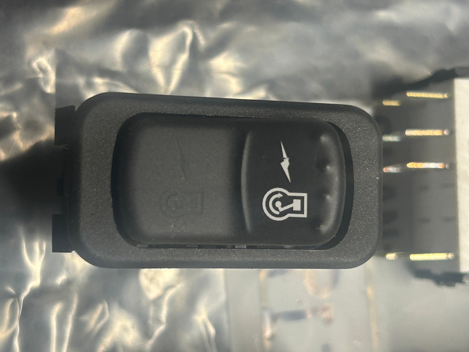 1pc Eaton 8951K1851 Electrical Engine Start Switch MCI/ASM