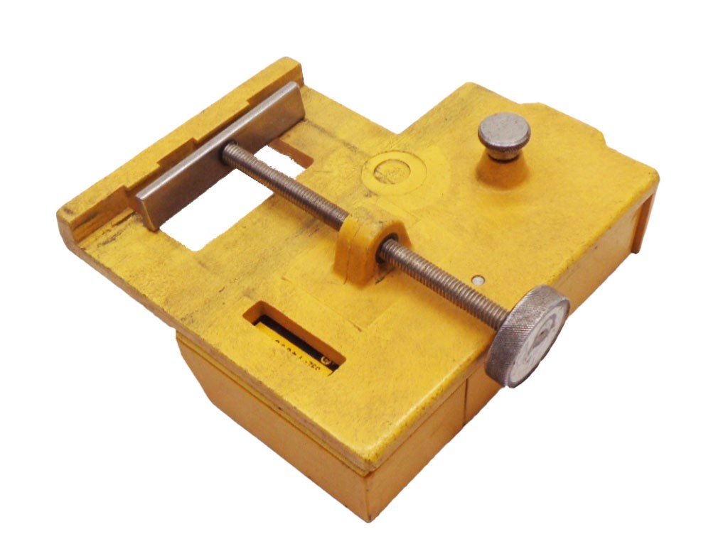 LASER ALIGNMENT LB-10 LASER BEACON SYSTEM WITH CASE *READ*