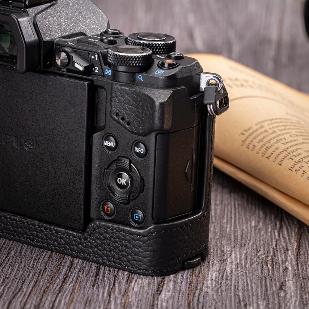 Cowhide Real Leather Half Camera Case Bag for Olympus OM-D E-M5 Mark II Black