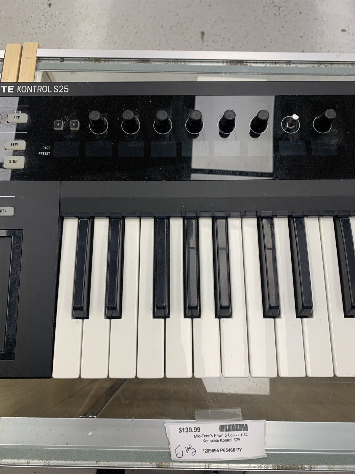 NI Komplete Kontrol S25 MIDI Keyboard Controller 25-Key 209895